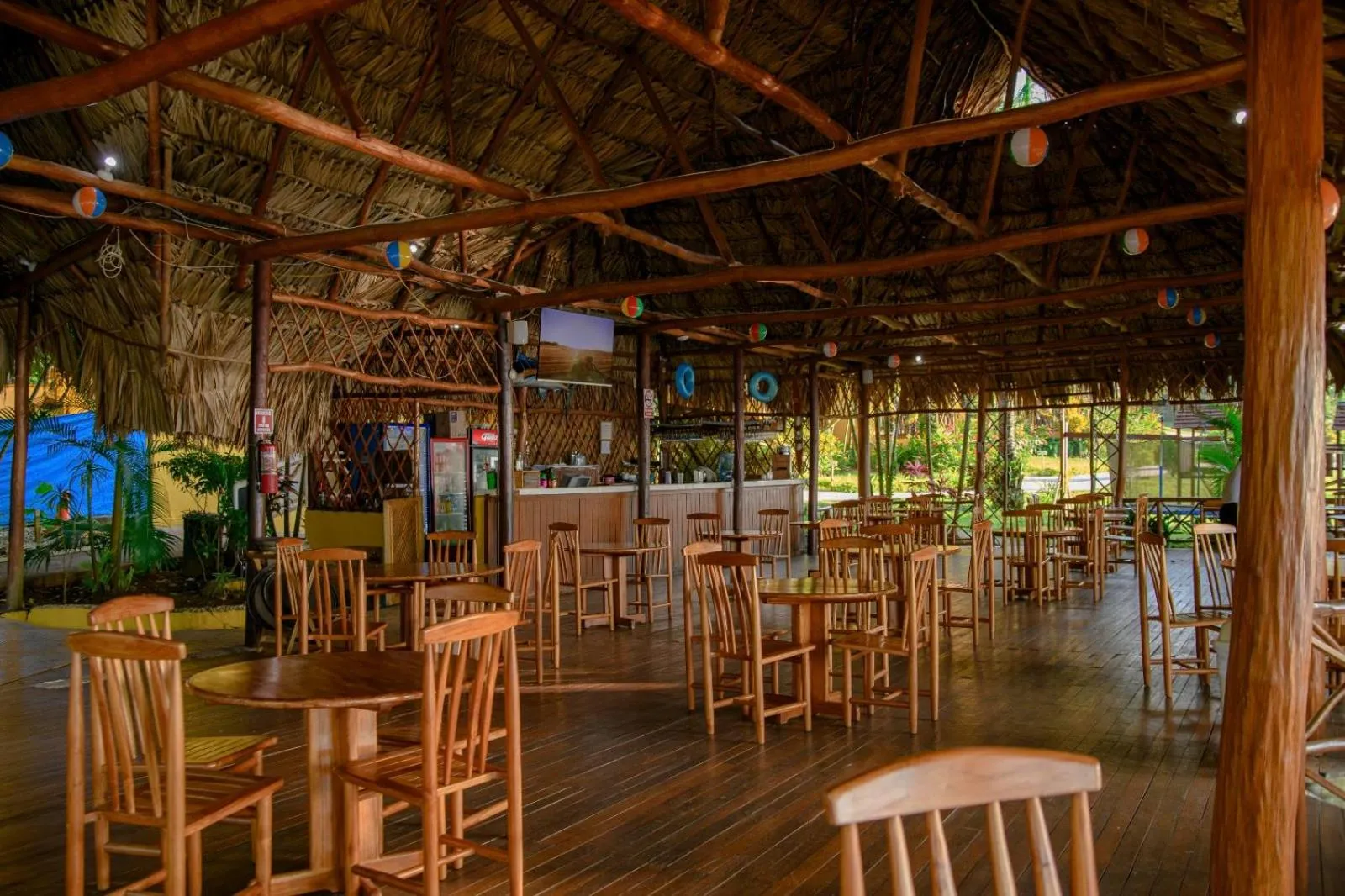 Restaurant/places to eat in Banana Palms Hotel