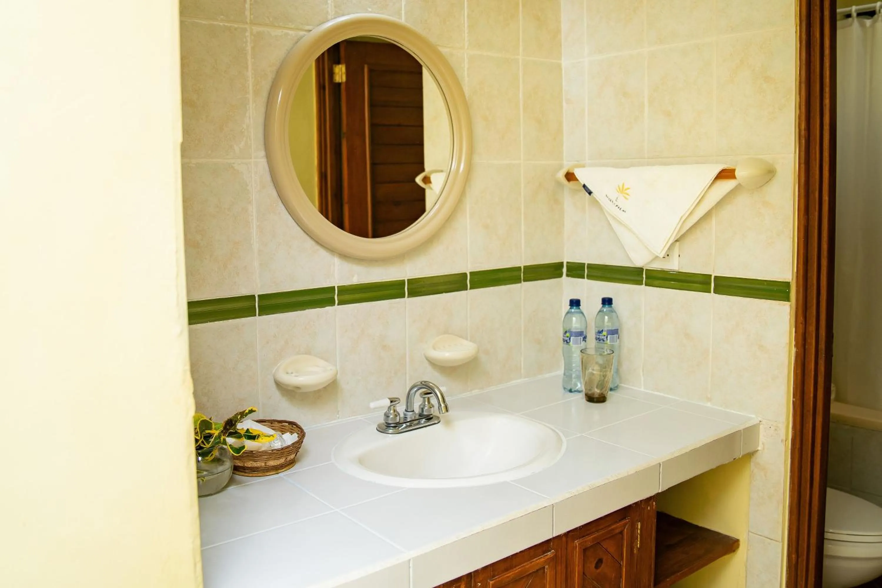 Bathroom in Banana Palms Hotel