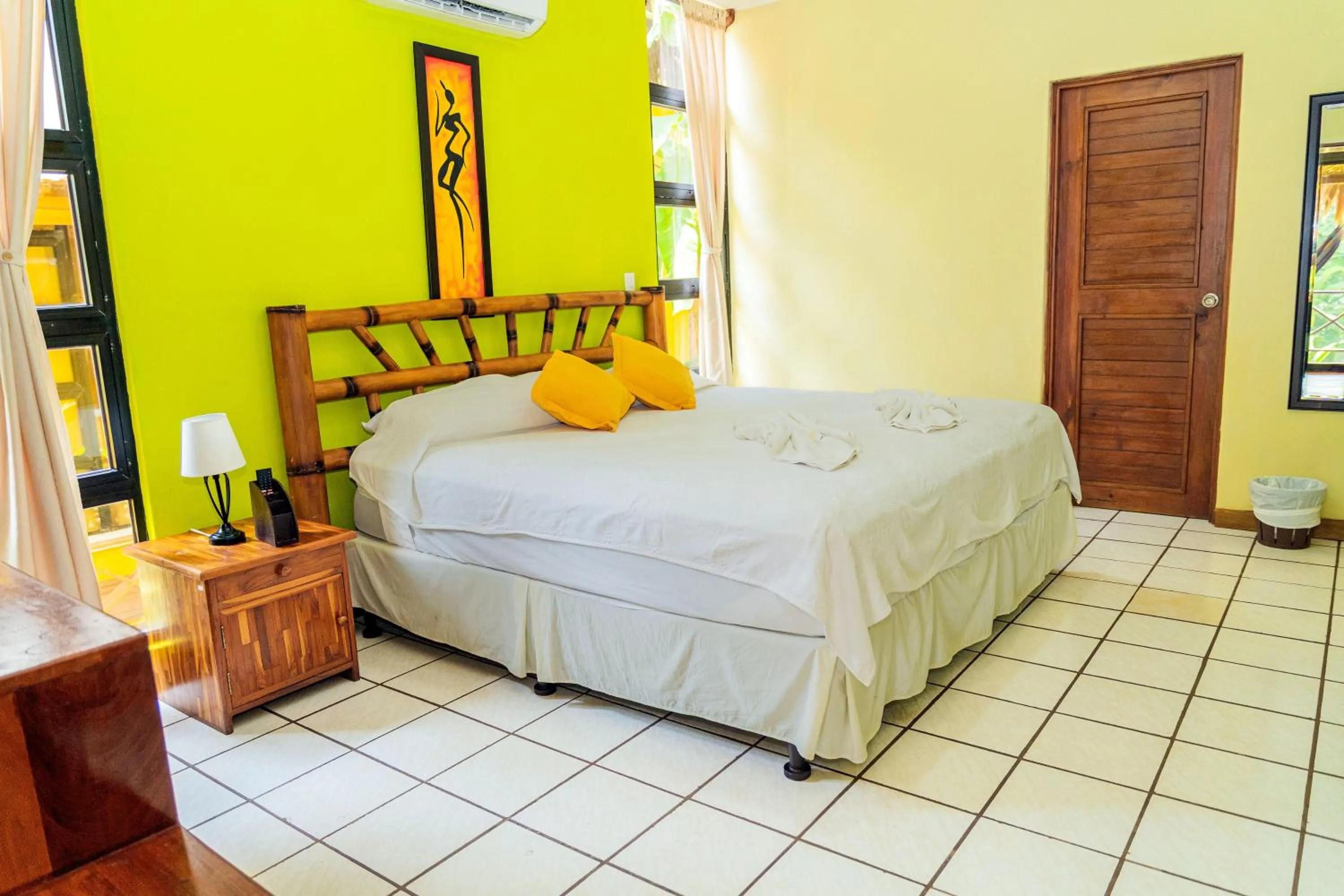 Bedroom, Bed in Banana Palms Hotel