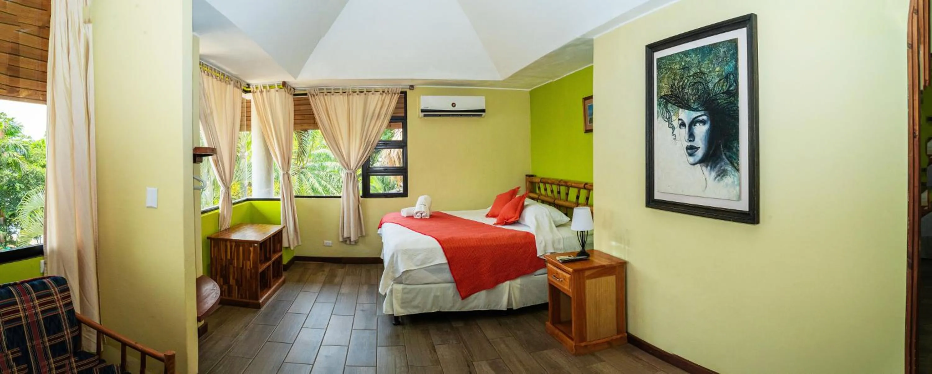 Bedroom, Bed in Banana Palms Hotel