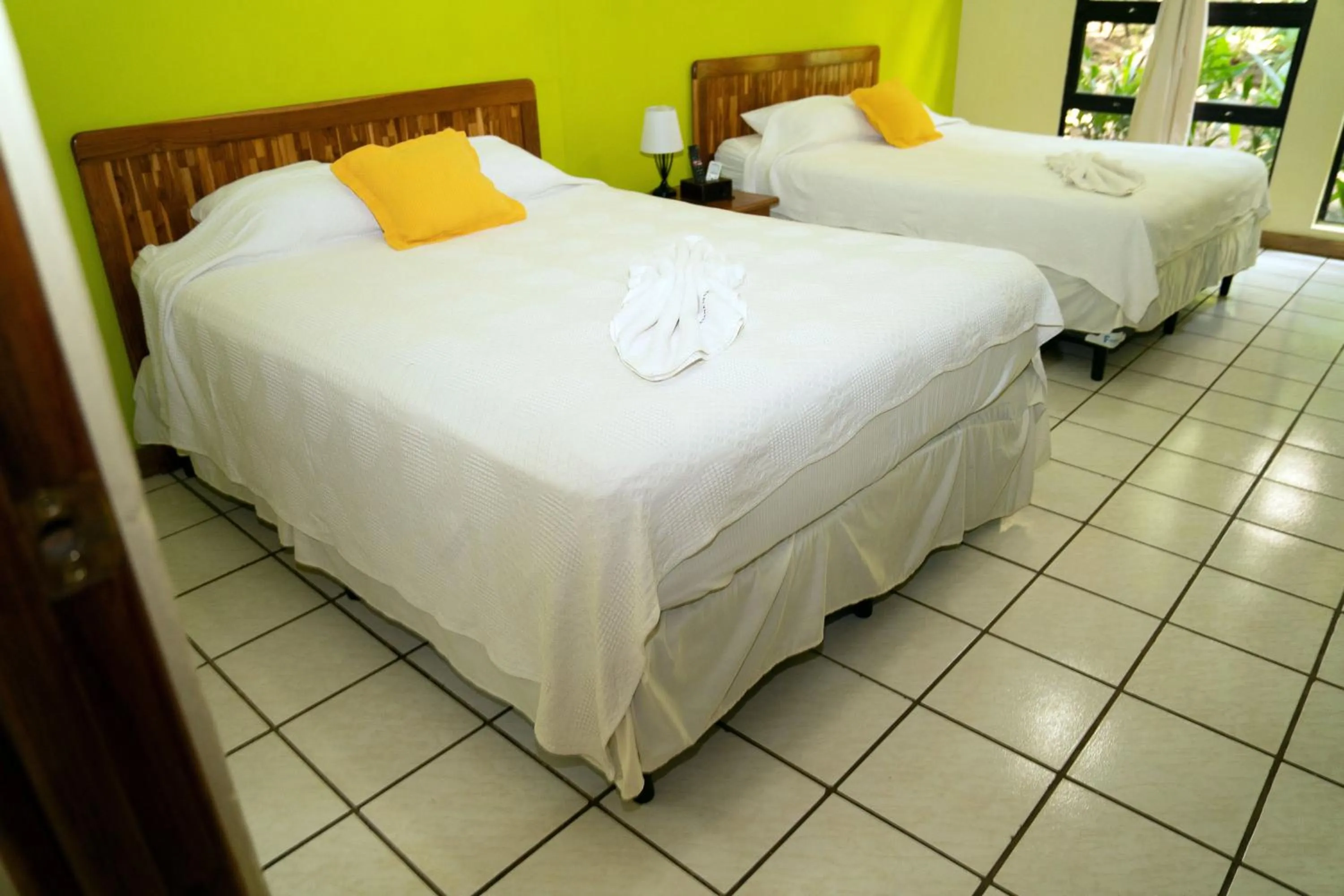 Bedroom, Bed in Banana Palms Hotel