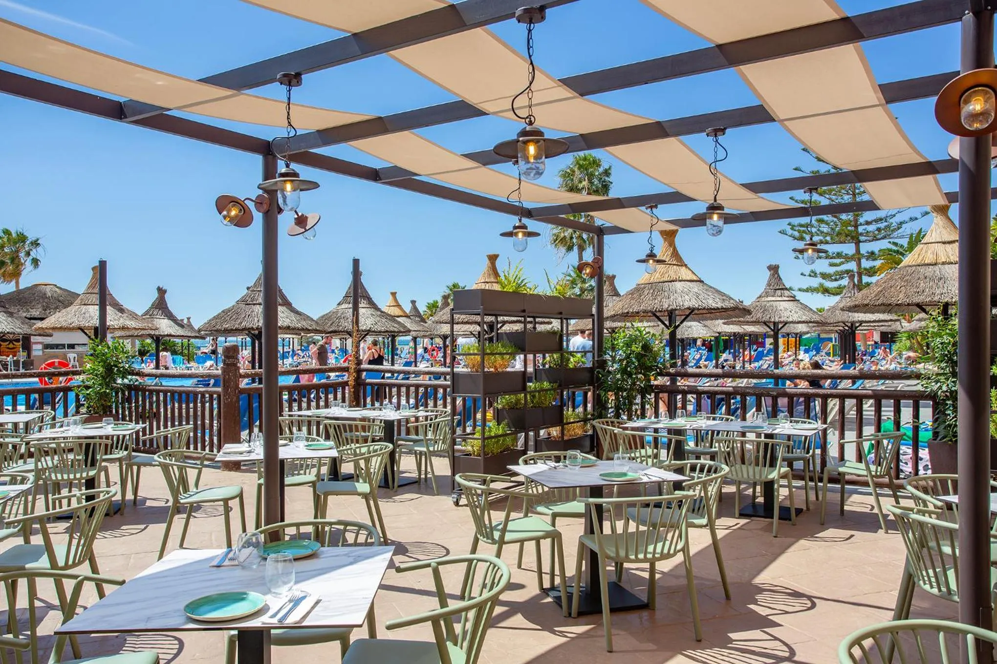 Restaurant/places to eat in Sunset Beach Club Hotel Apartments