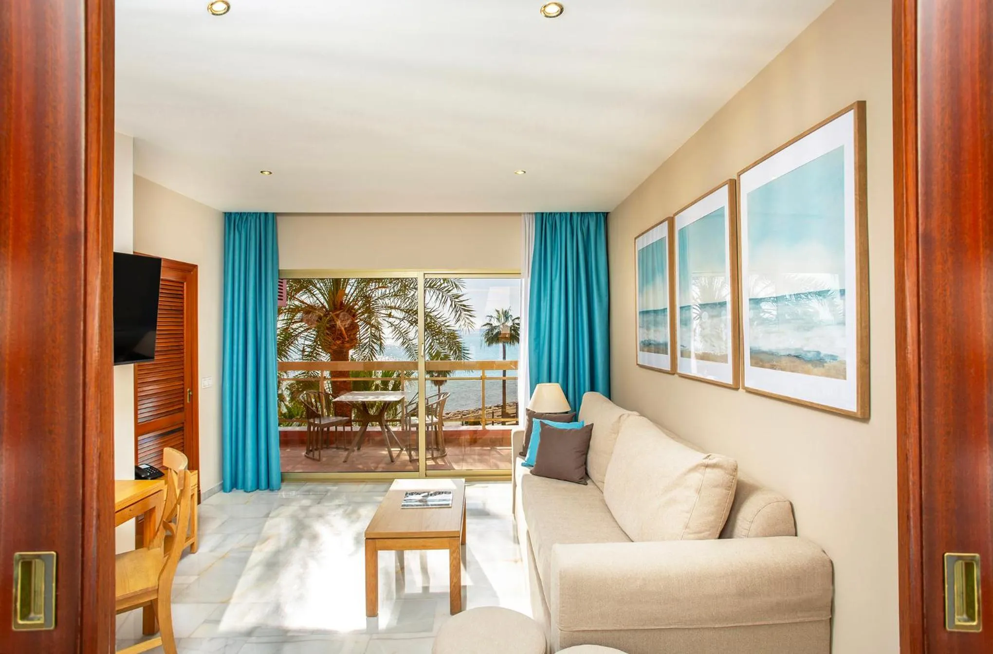 Living room in Sunset Beach Club Hotel Apartments