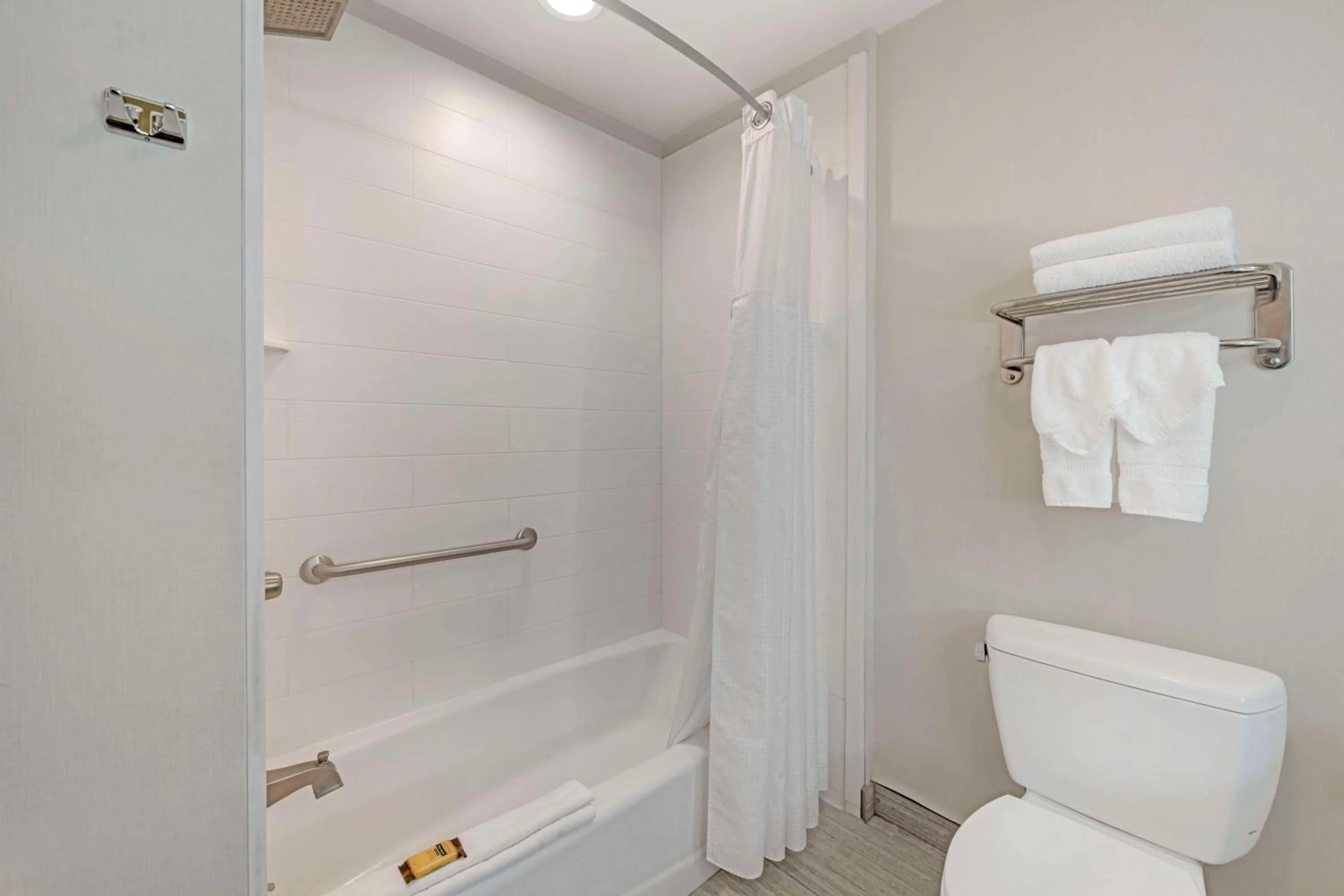 Bathroom in Best Western Plus Gardena-Los Angeles Inn & Suites