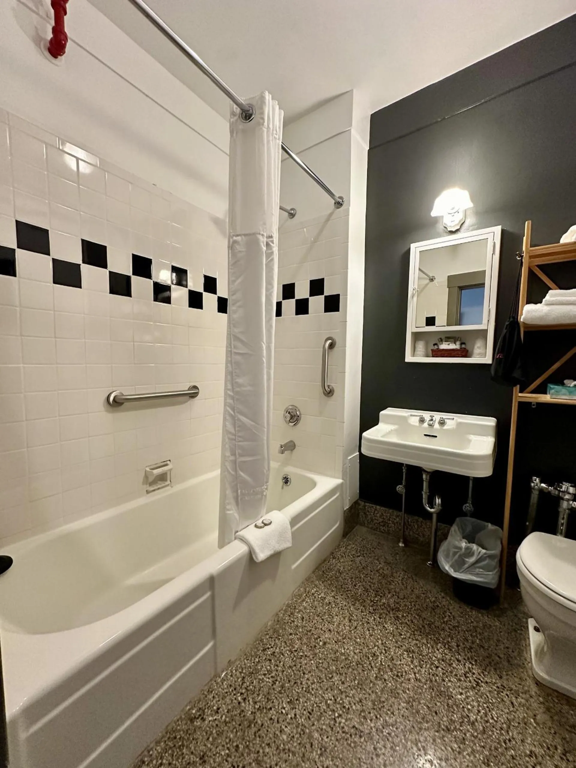 Shower in Latchis Hotel