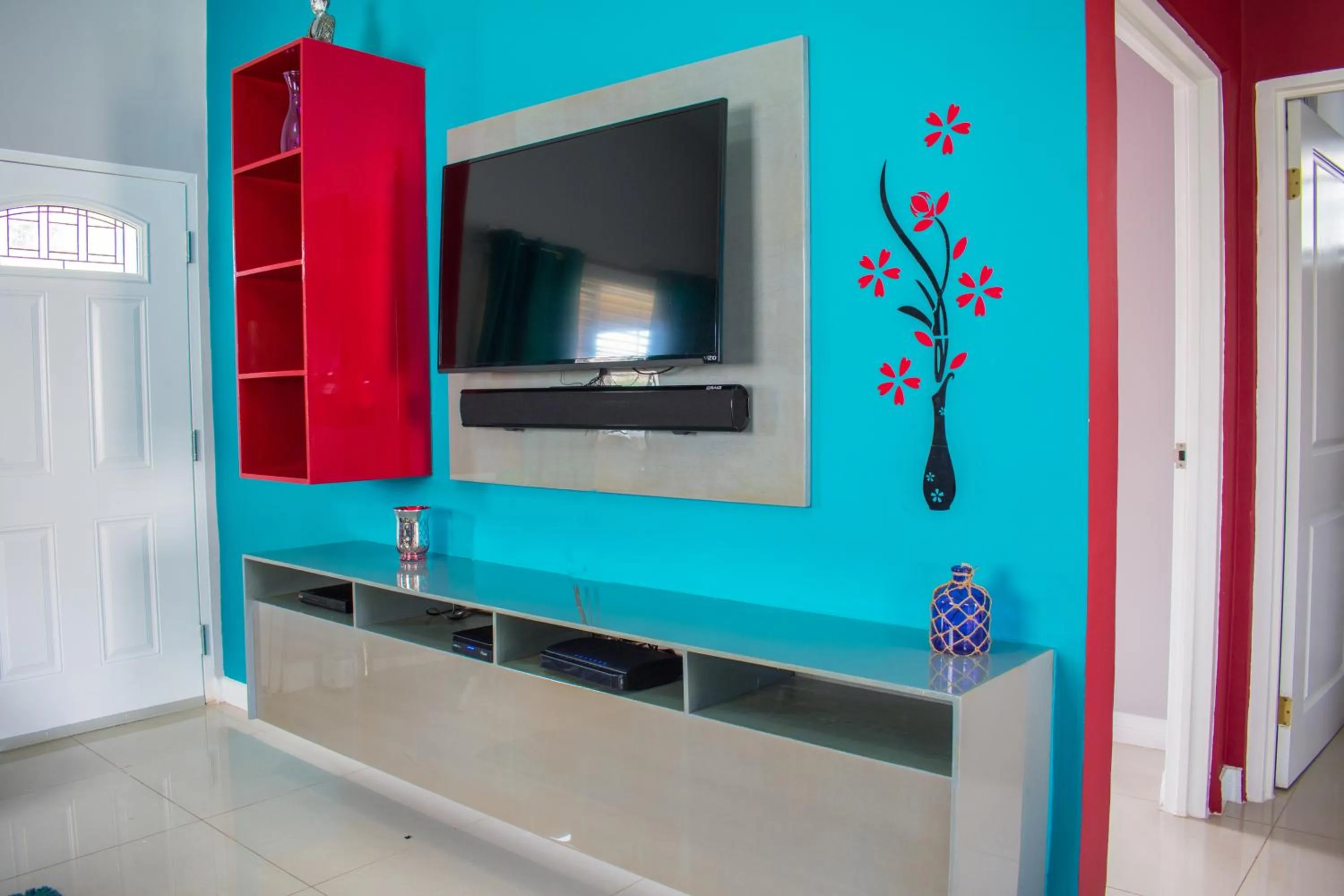 TV and multimedia in Casa Victoria Golf Retreat