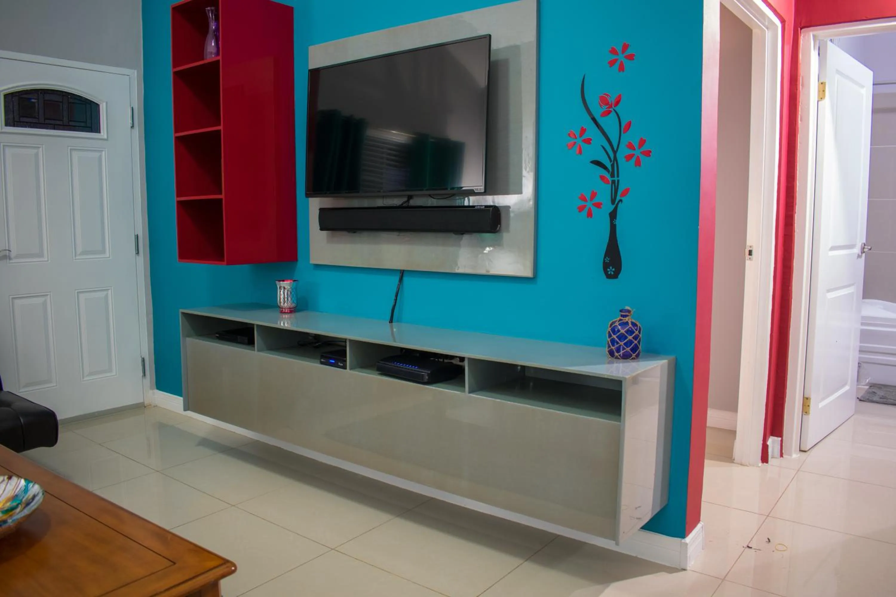 TV and multimedia in Casa Victoria Golf Retreat