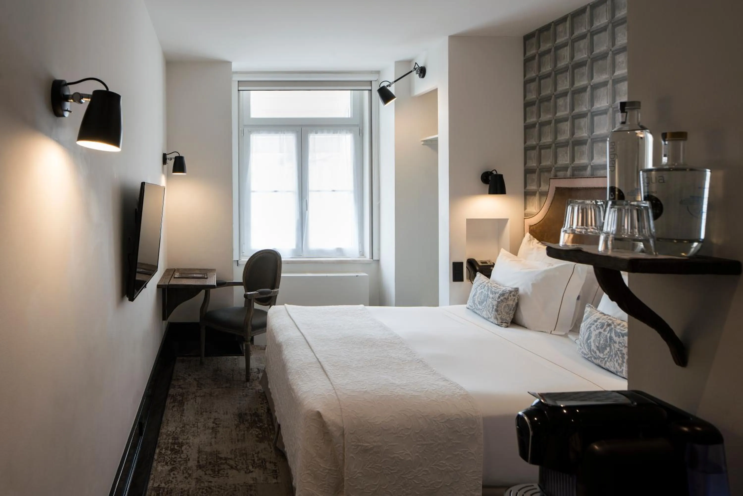 Photo of the whole room, Bed in AlmaLusa Baixa/Chiado