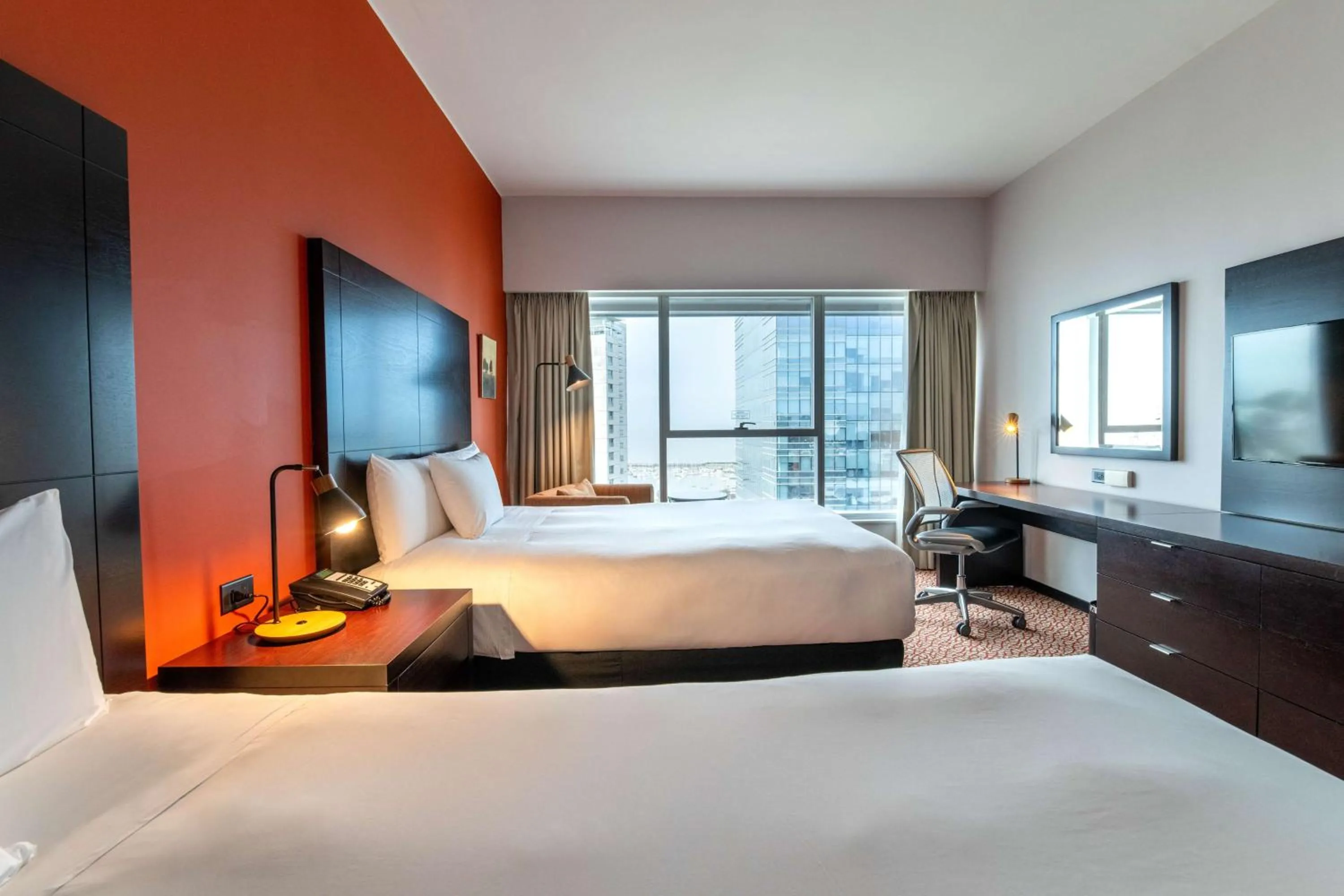 Bedroom, Bed in Hilton Garden Inn Montevideo