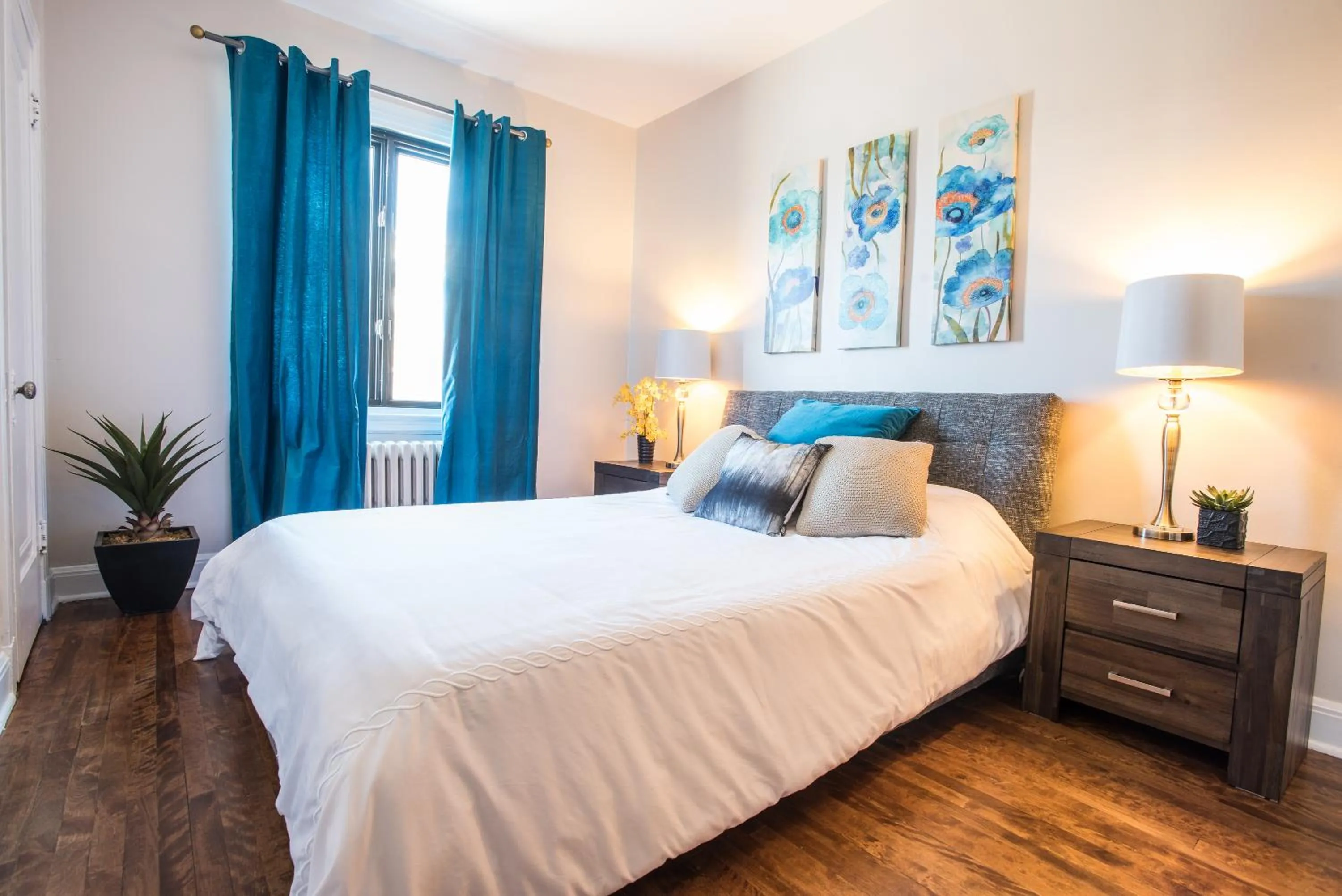 Bed in MTLVacationrentals-The MTLVR Kisses