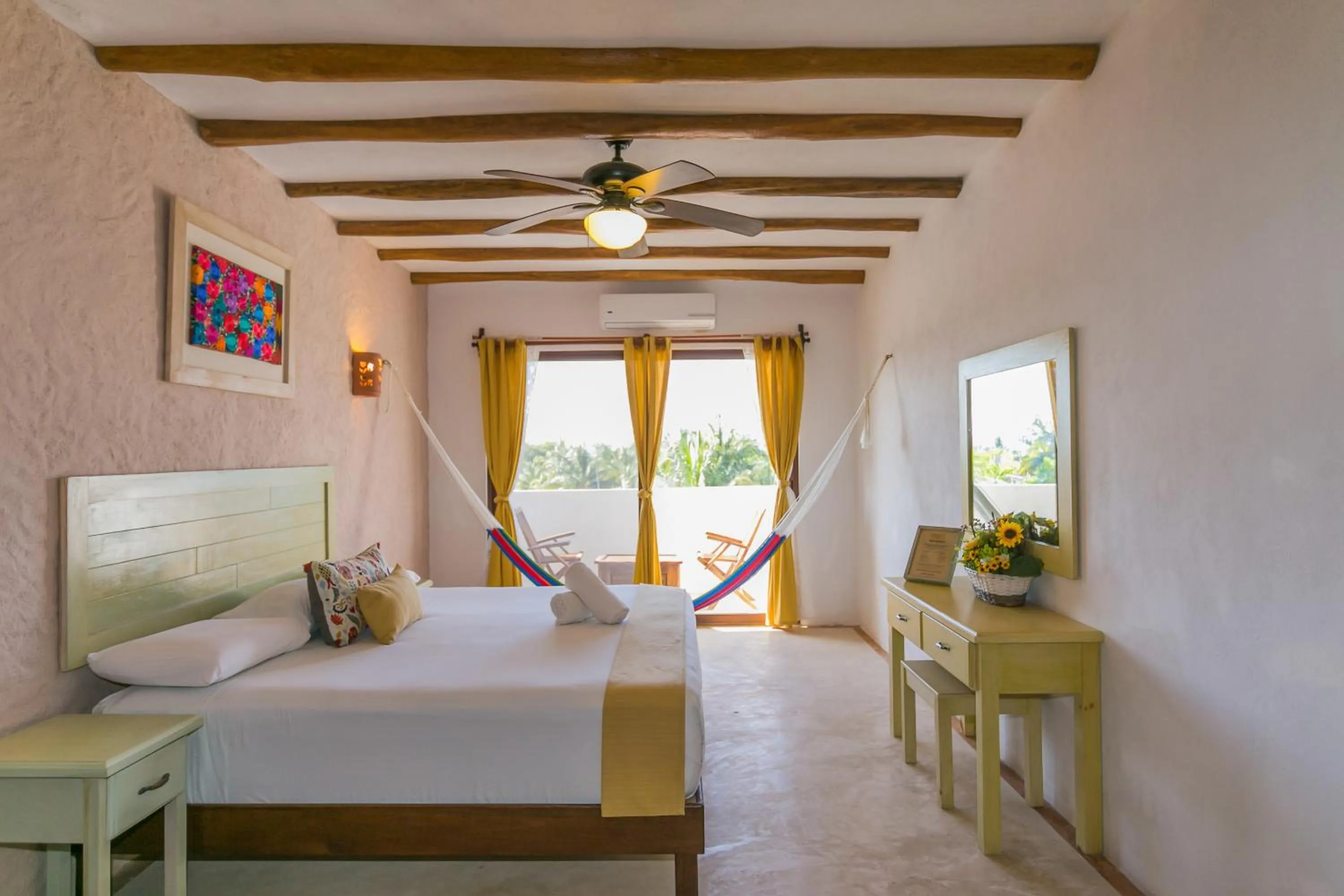 Photo of the whole room, Bed in Villas Margaritas Holbox