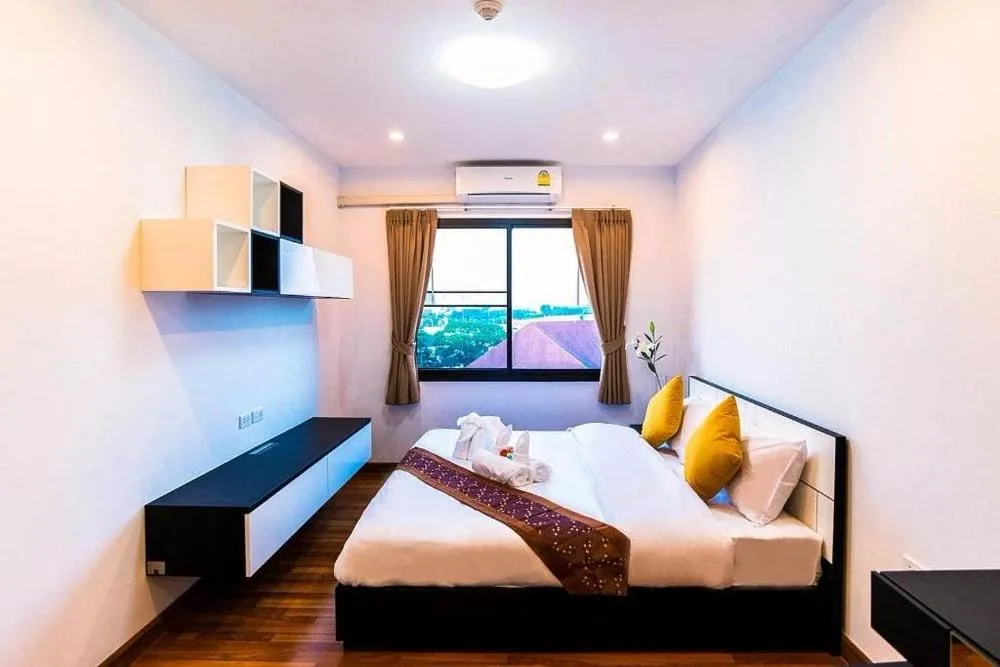 Bed in V-twin Condo Donjan