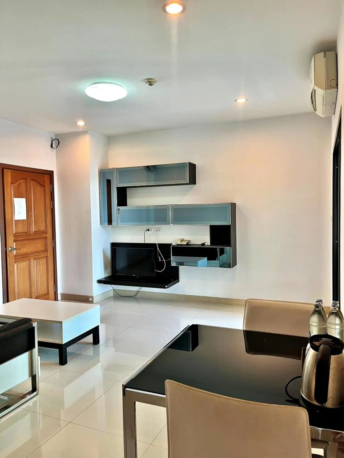 TV and multimedia in V-twin Condo Donjan