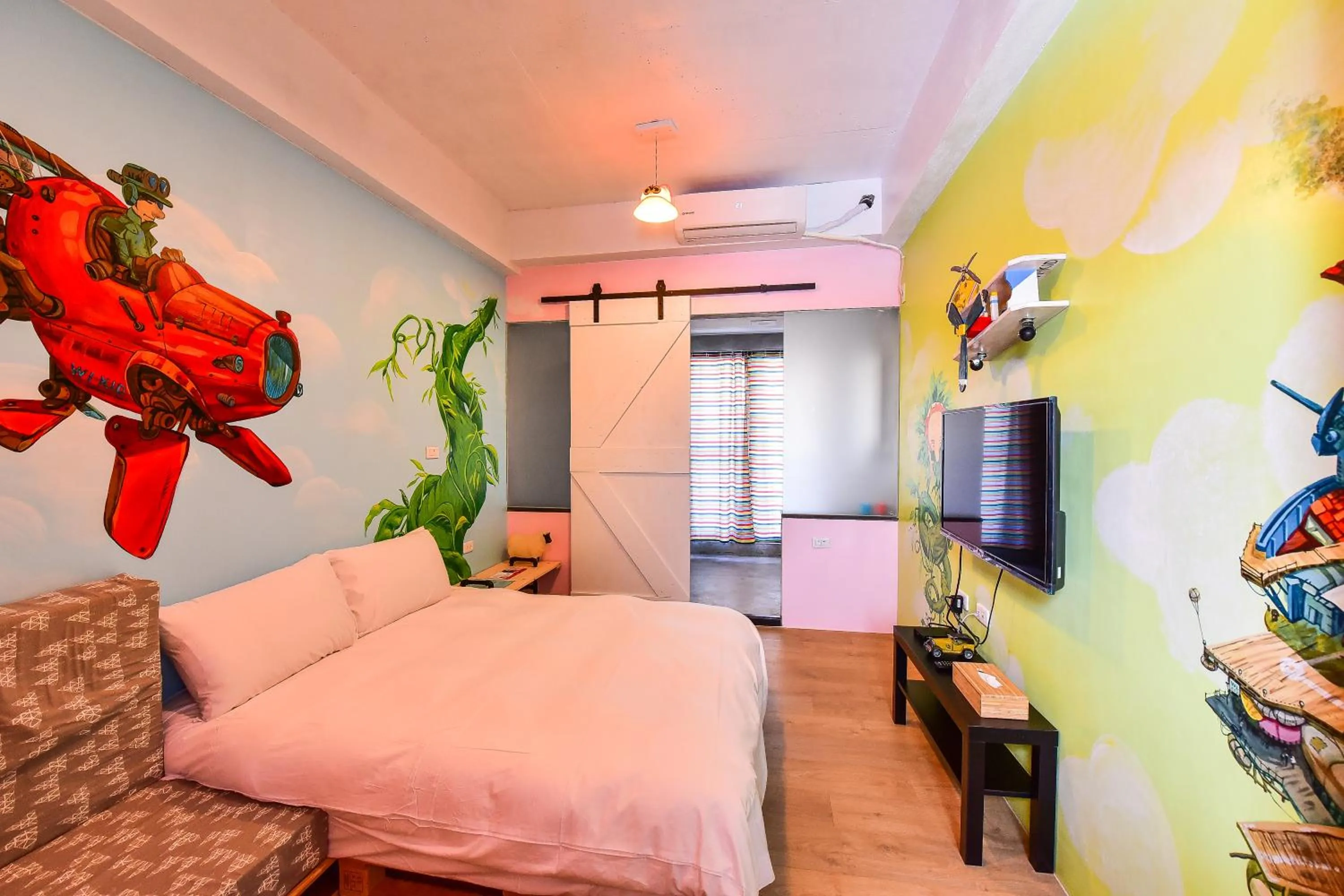 Photo of the whole room, Bed in Anping Wikid Design Hotel