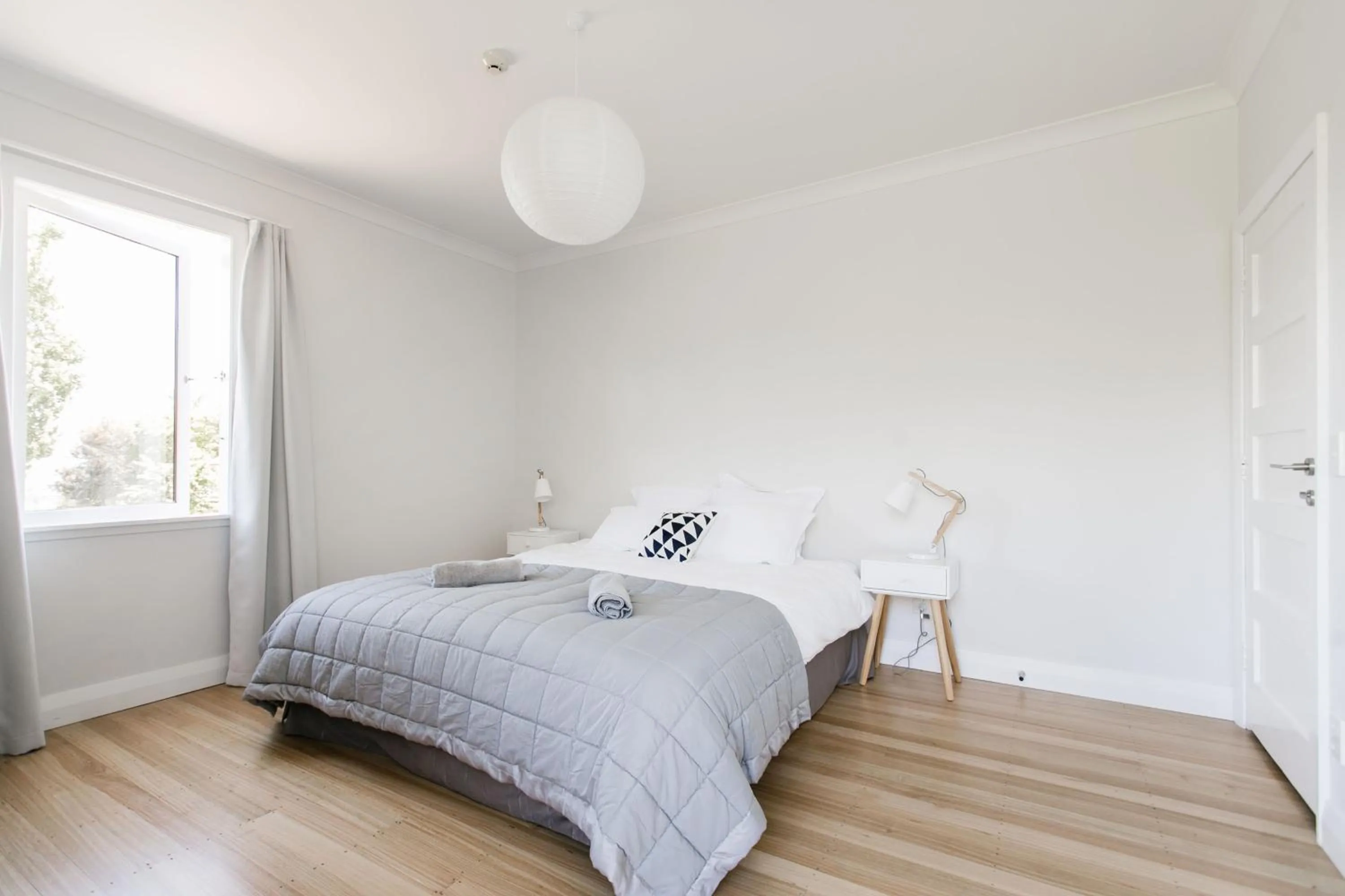 Photo of the whole room, Bed in The Pear Orchard Lodge
