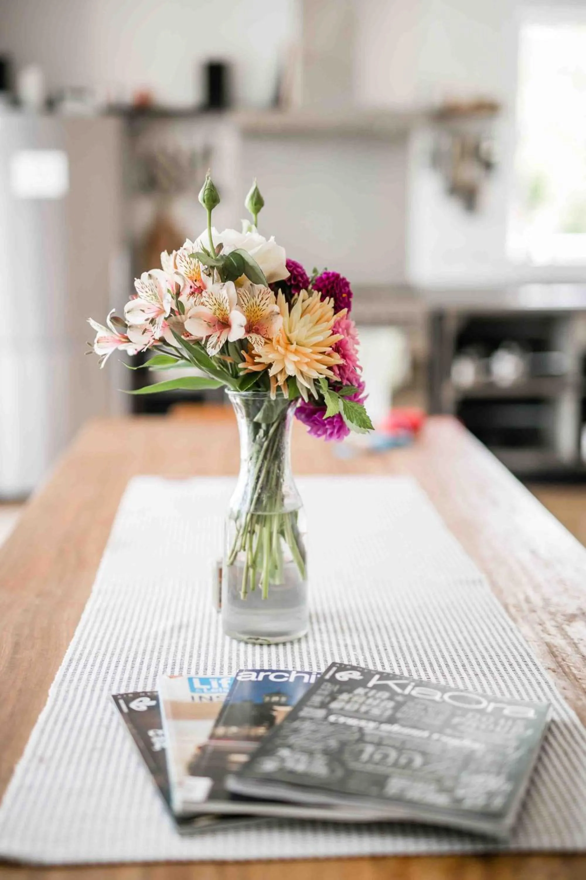 Communal lounge/ TV room in The Pear Orchard Lodge