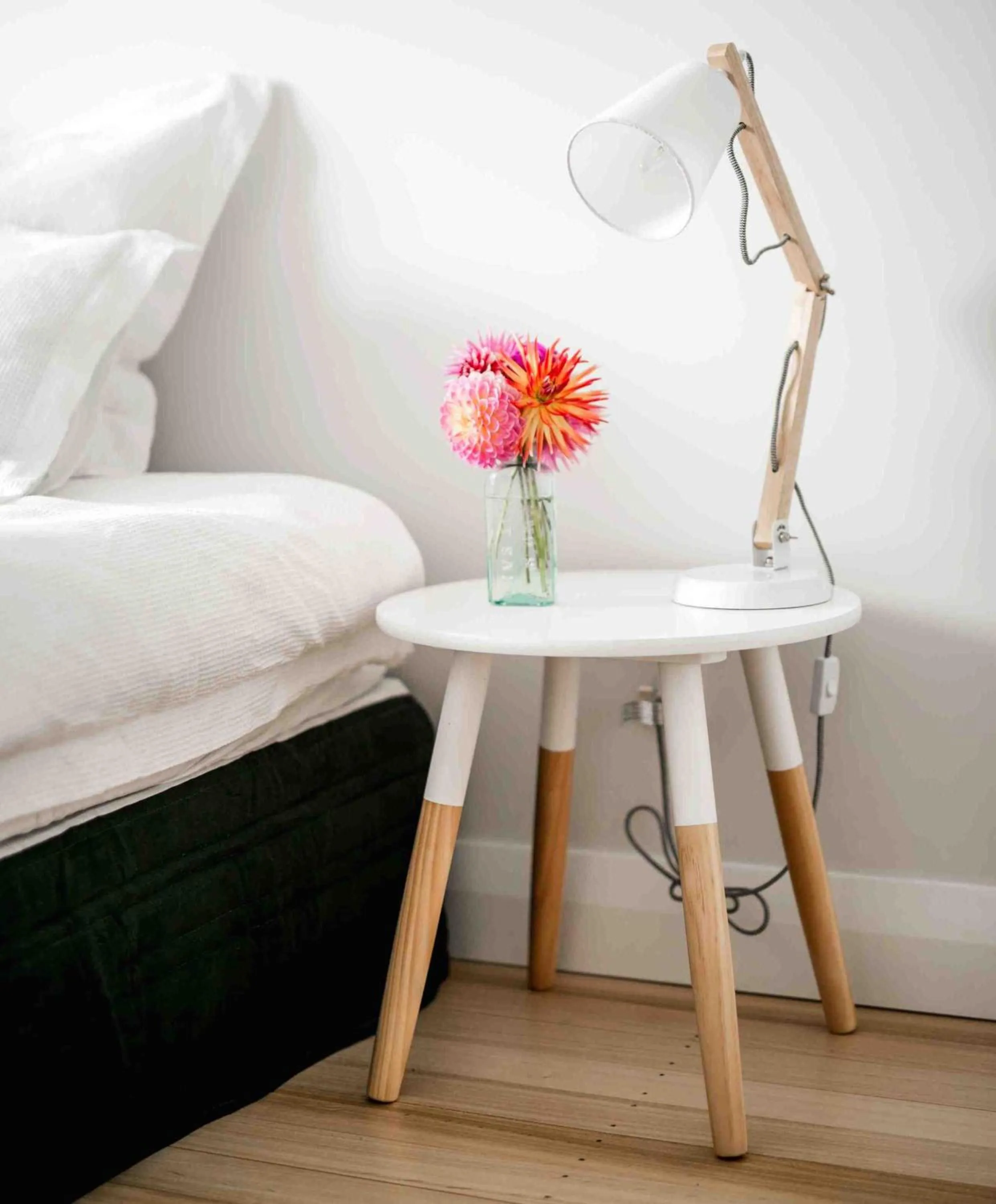 Decorative detail, Bed in The Pear Orchard Lodge