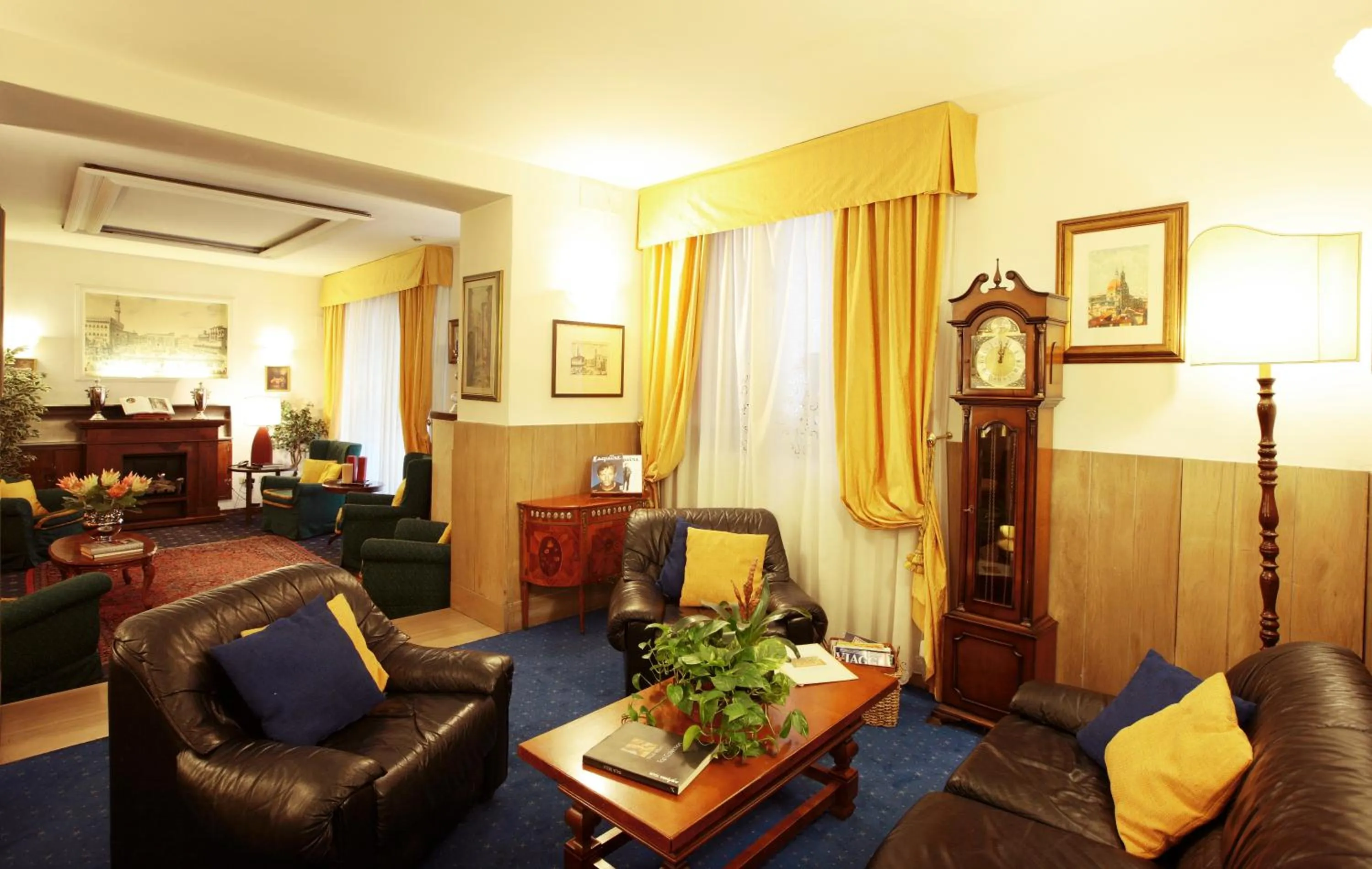 Communal lounge/ TV room in Hotel S.Giorgio & Olimpic