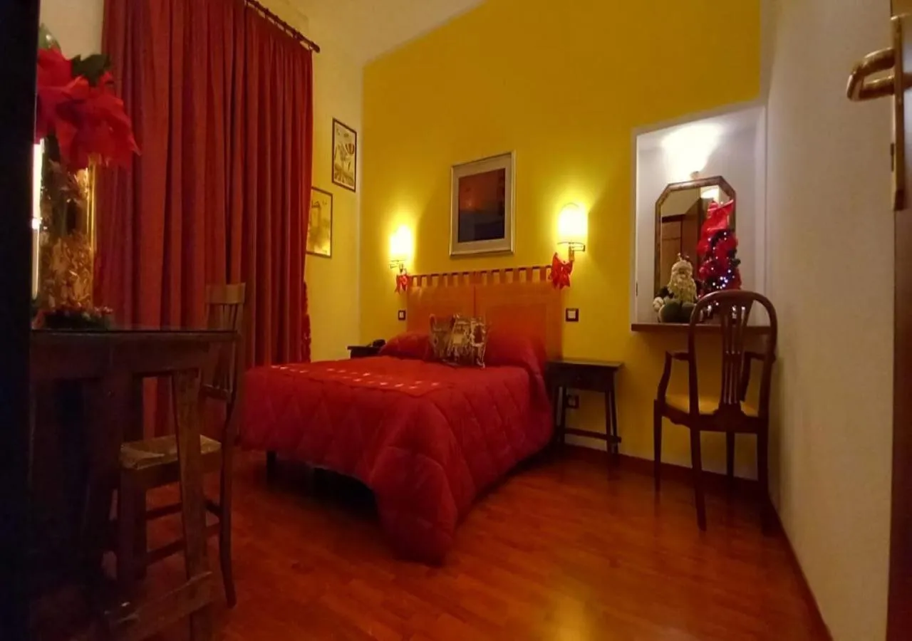 Bedroom, Bed in Hotel S.Giorgio & Olimpic