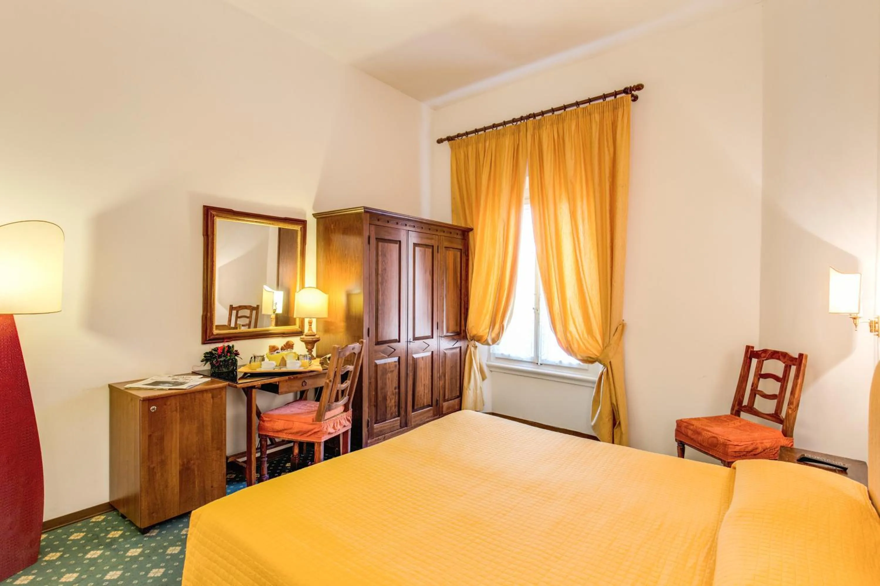 Photo of the whole room, Bed in Hotel S.Giorgio & Olimpic