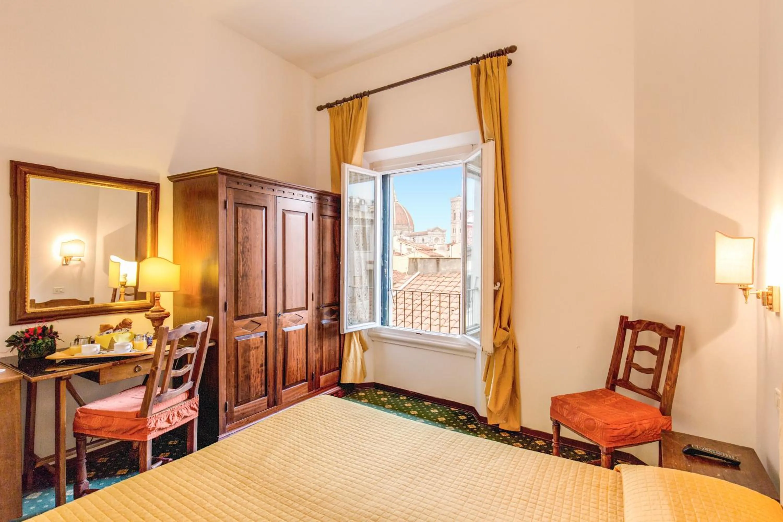 Photo of the whole room, Bed in Hotel S.Giorgio & Olimpic