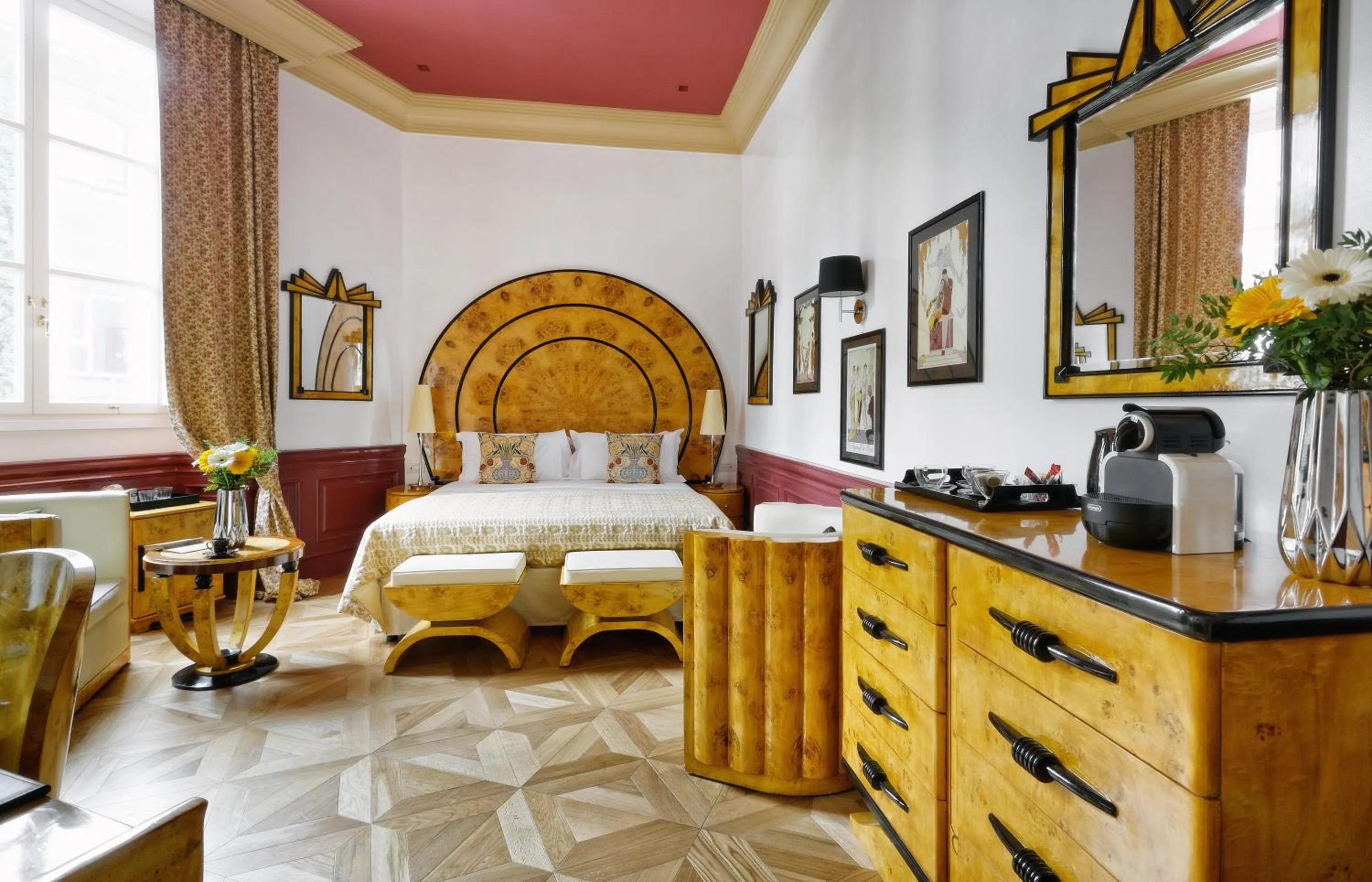 Photo of the whole room, Bed in La Maison du Sage