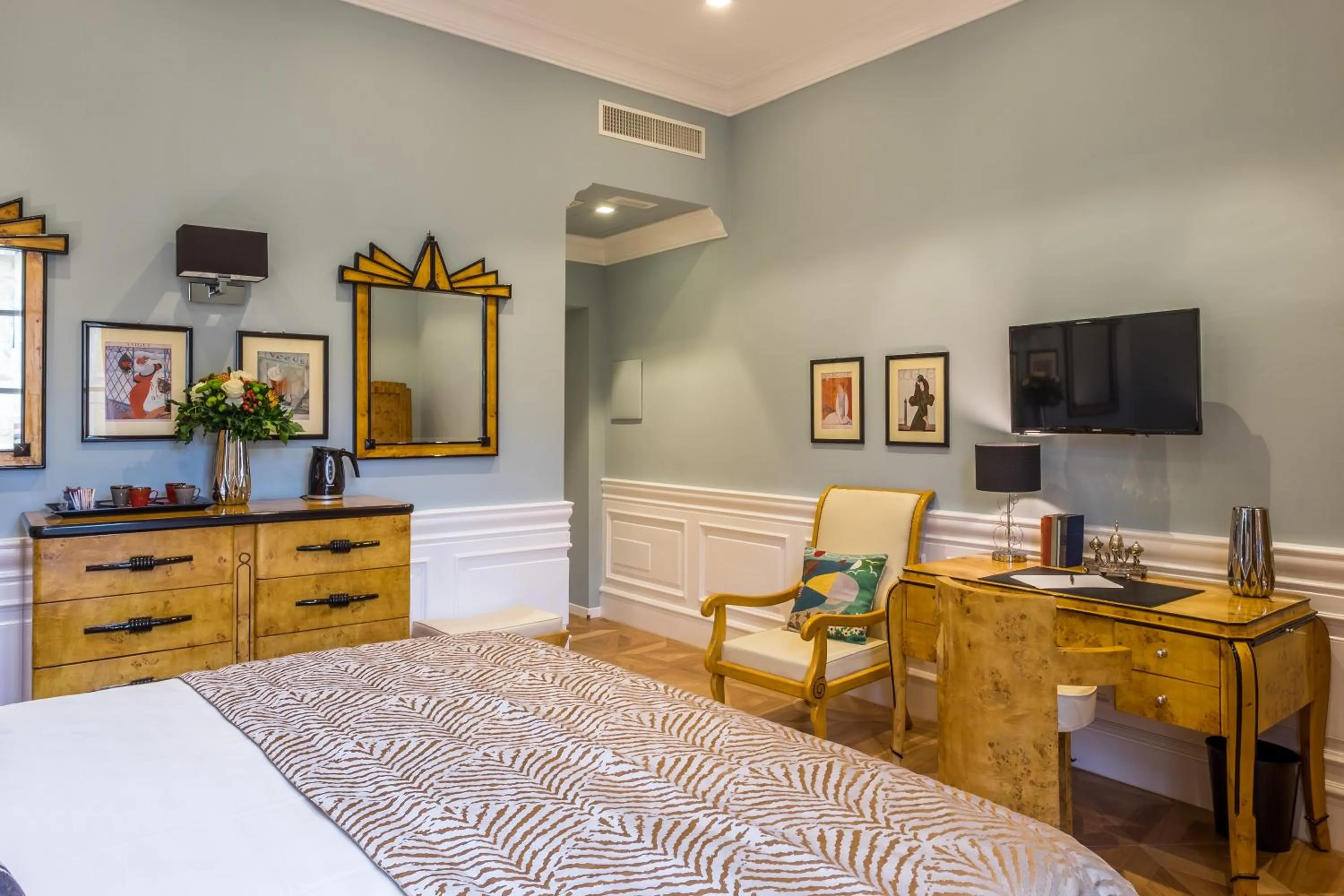 Bedroom in La Maison du Sage