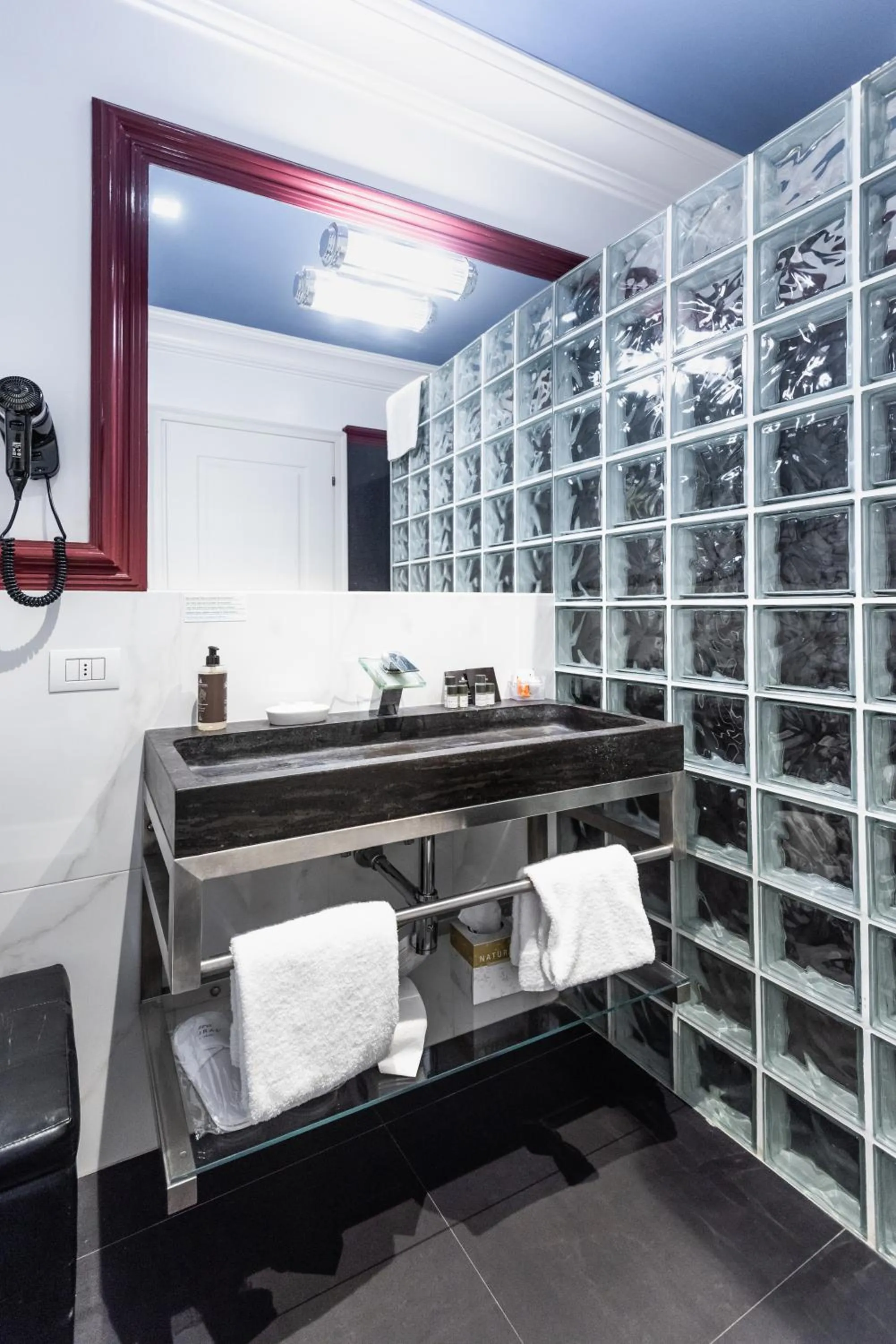 Bathroom in La Maison du Sage