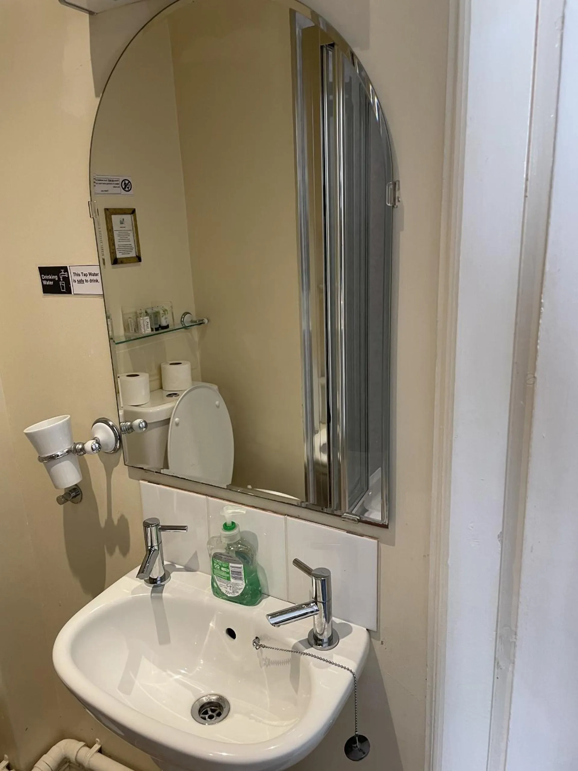 Bathroom in Diamonds Inn