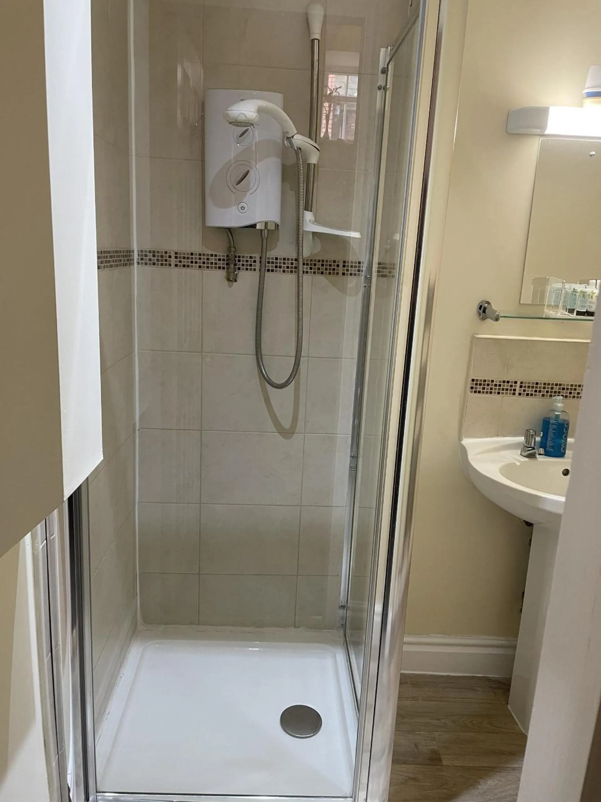 Bathroom in Diamonds Inn