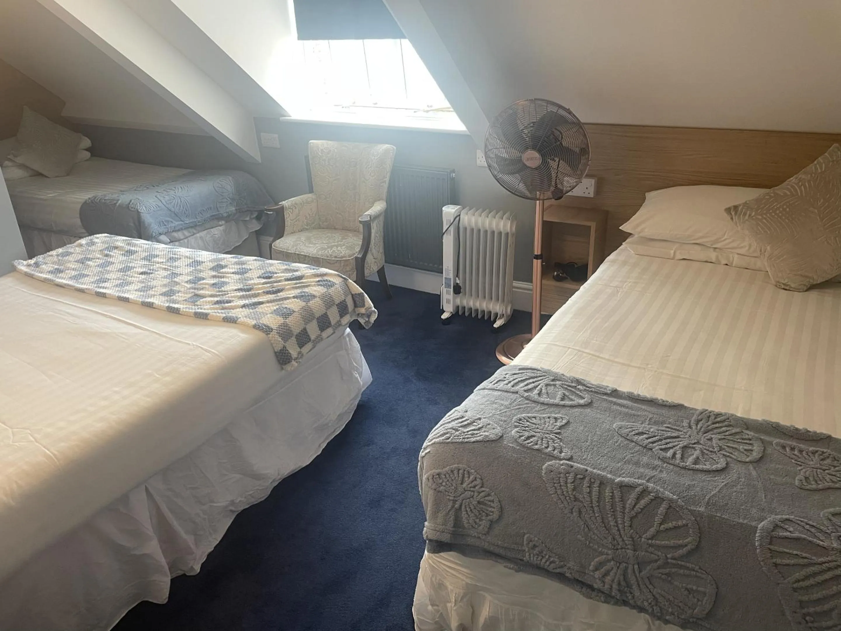 Bedroom, Bed in Diamonds Inn