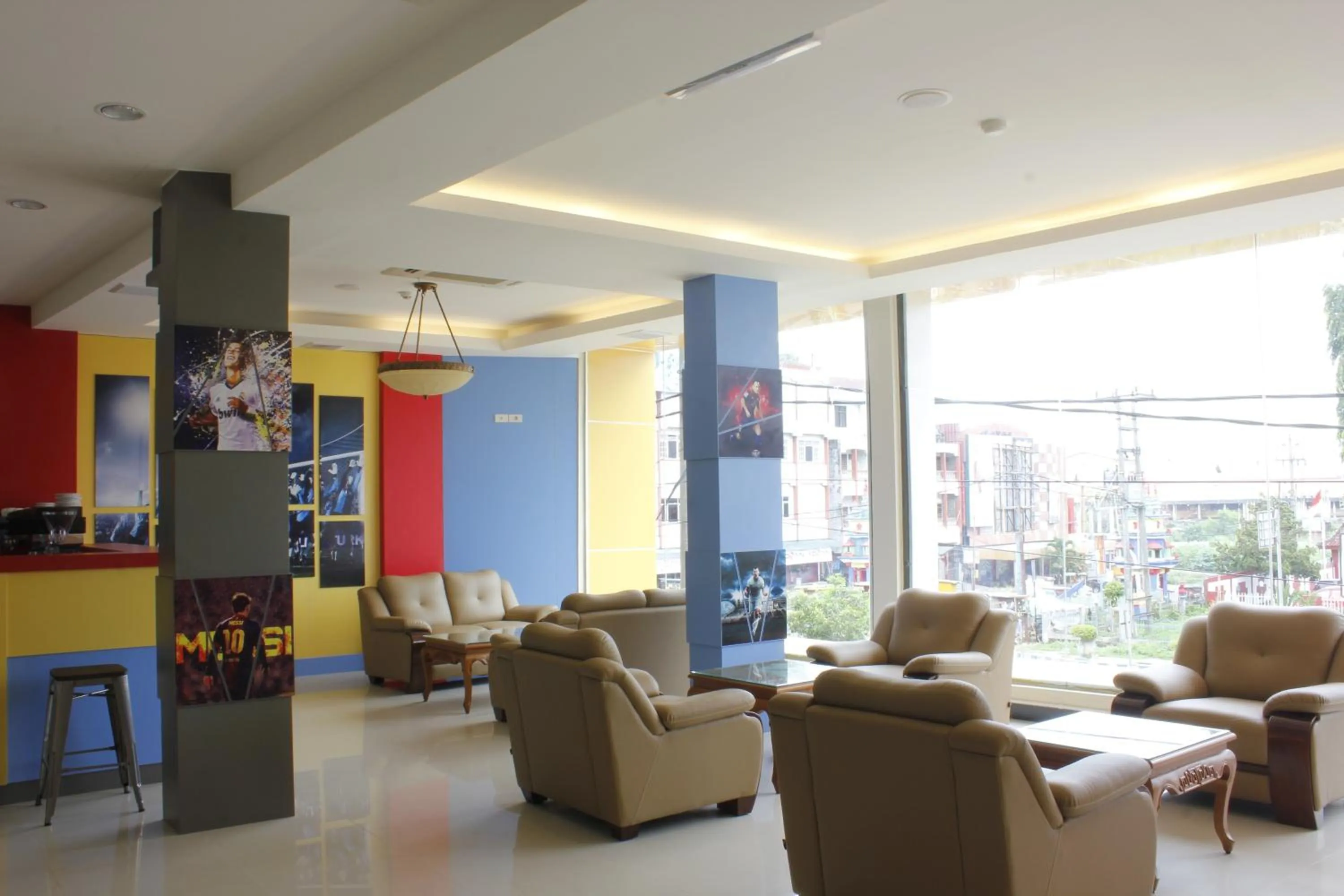 Communal lounge/ TV room in Sinar Sport Hotel