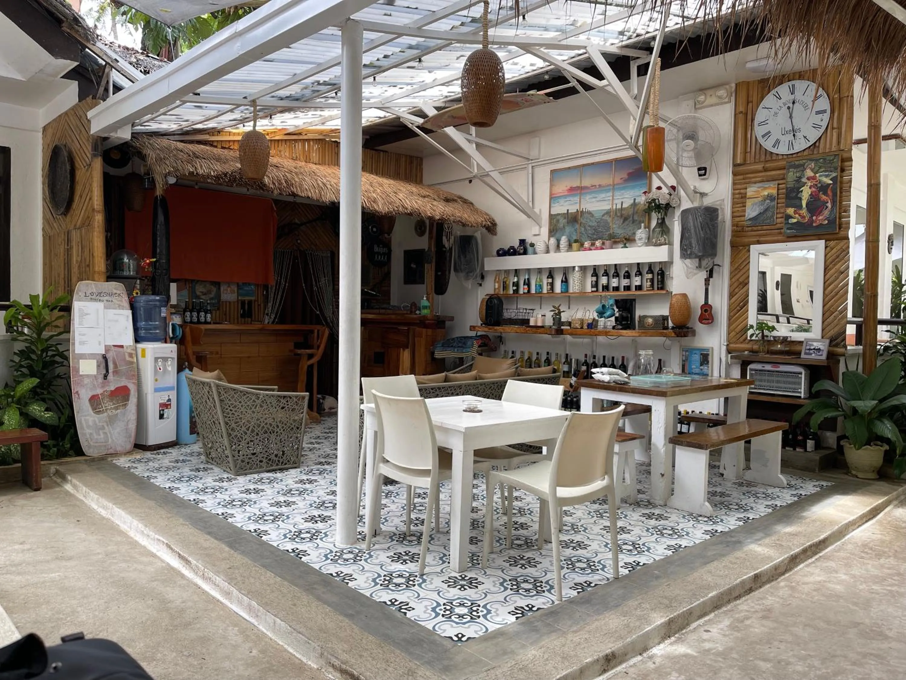 Restaurant/places to eat in Everrich Boutique Resort Boracay