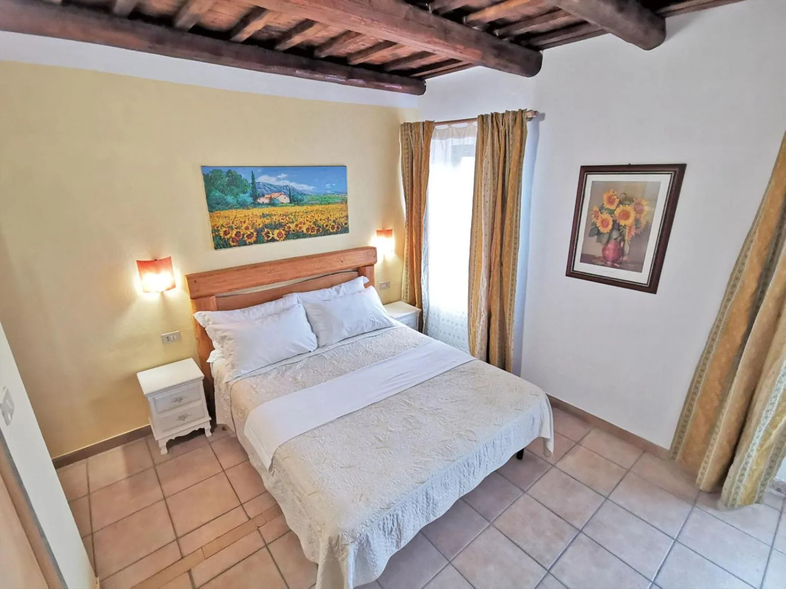 Photo of the whole room, Bed in Il Girasole Country Village