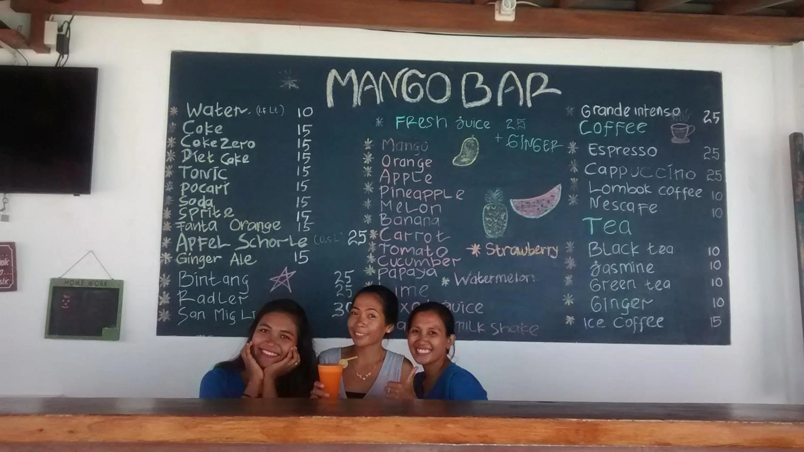 Lounge or bar in Mango Dive & Bungalow