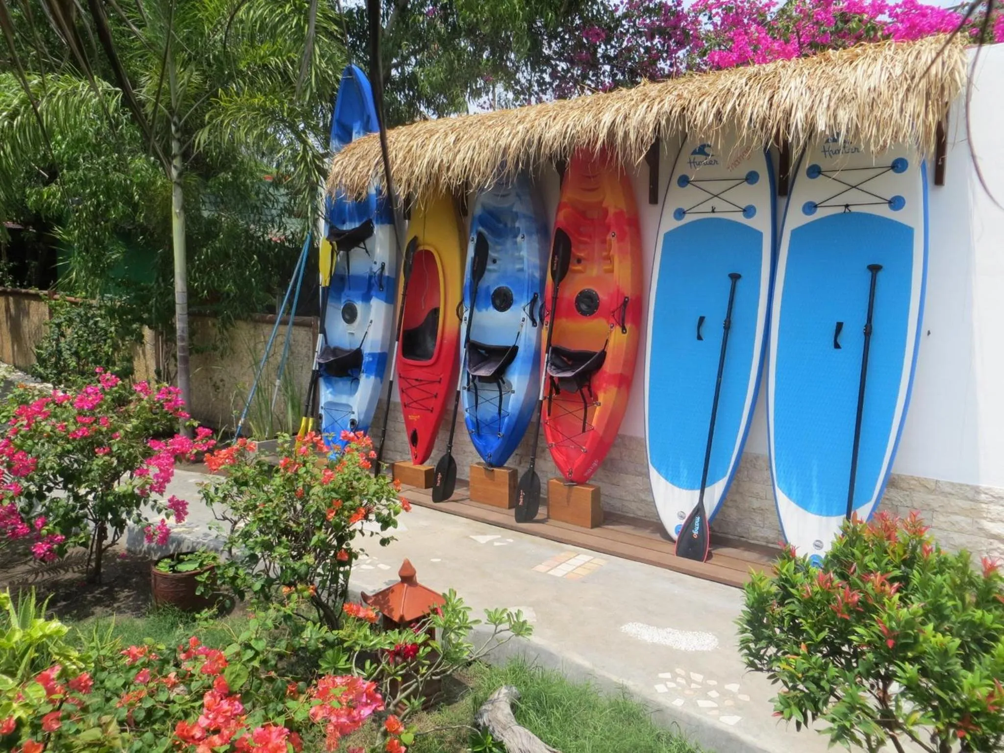 Canoeing in Mango Dive & Bungalow