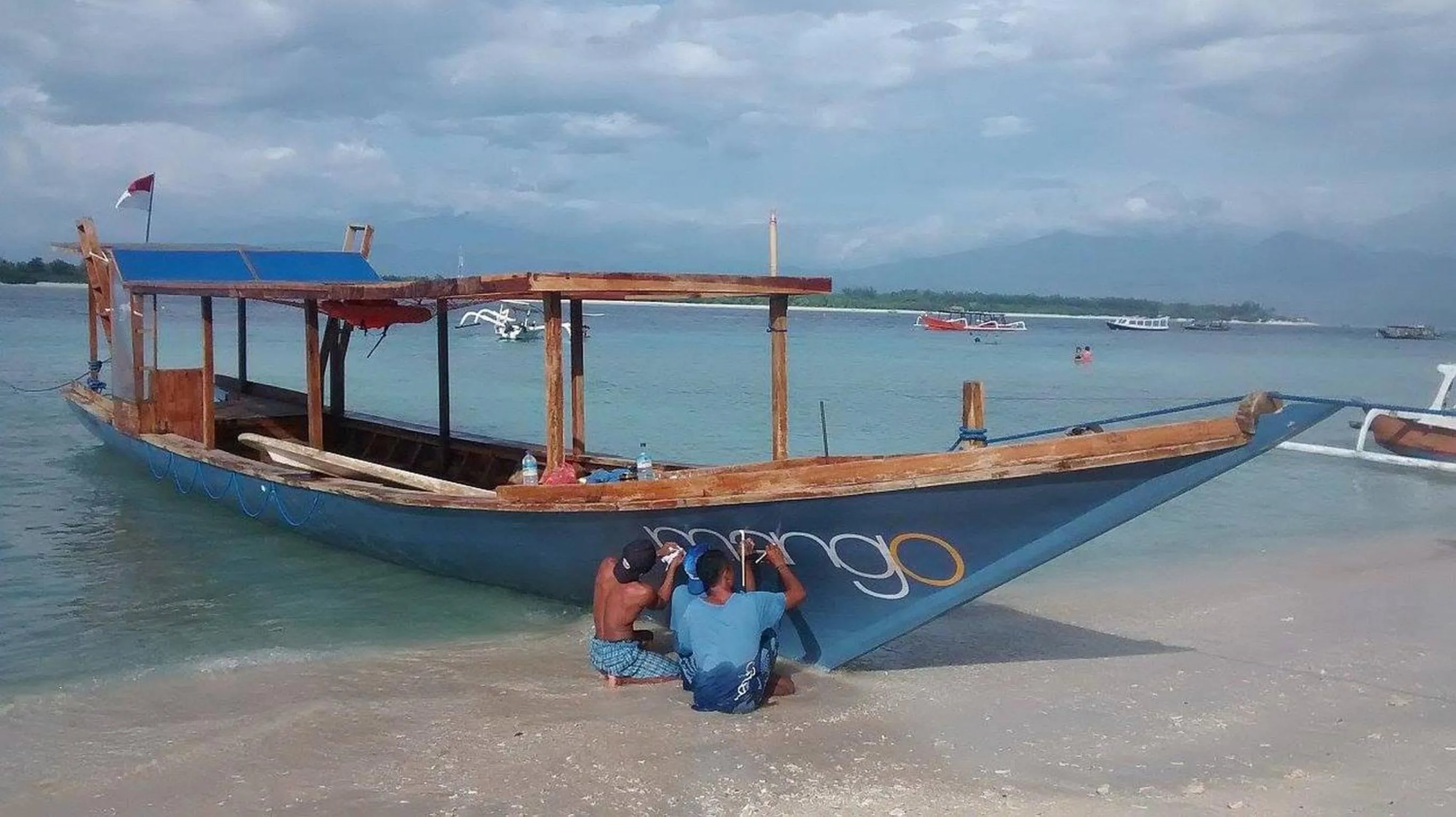 Snorkeling in Mango Dive & Bungalow