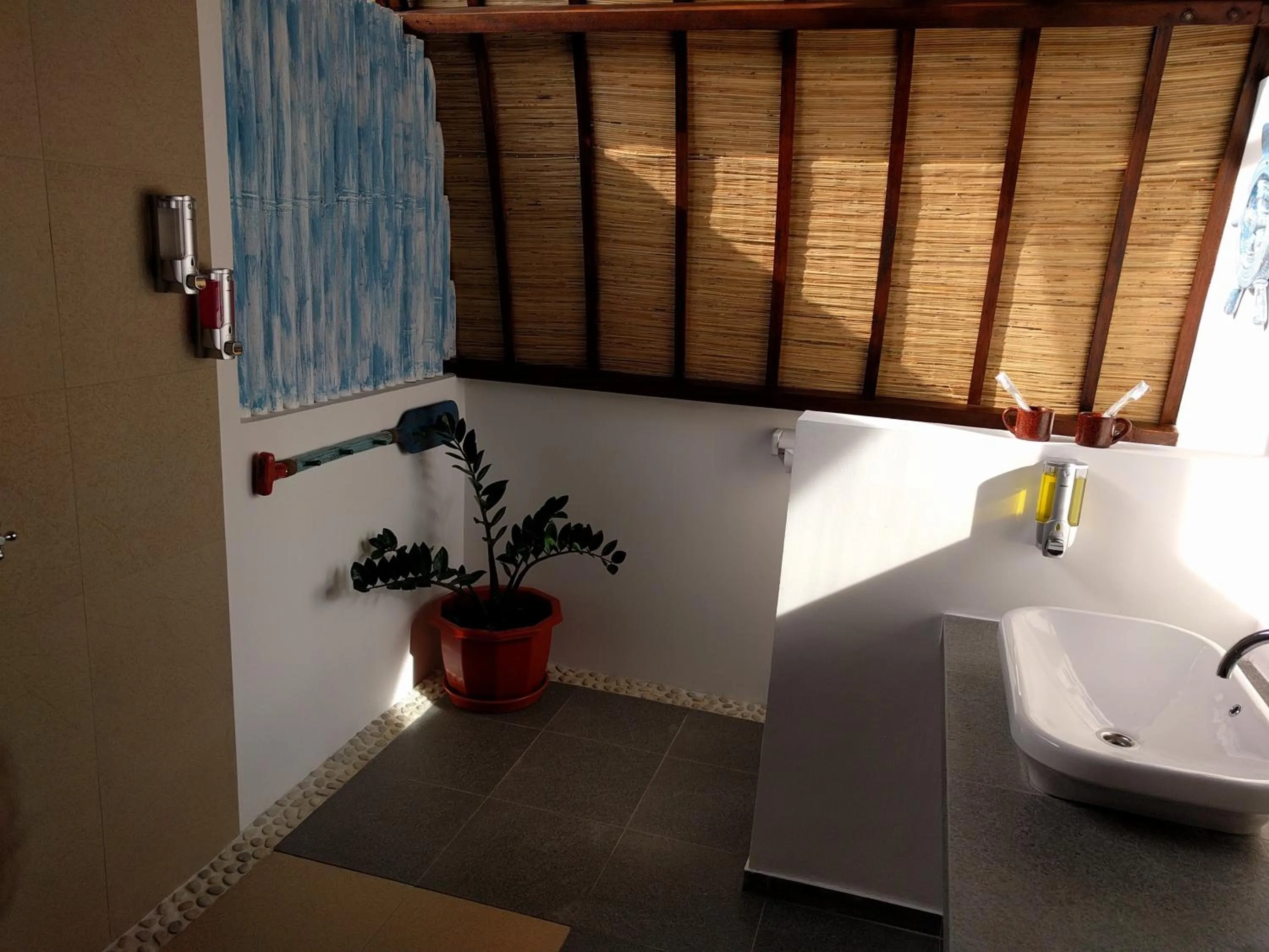 Bathroom in Mango Dive & Bungalow