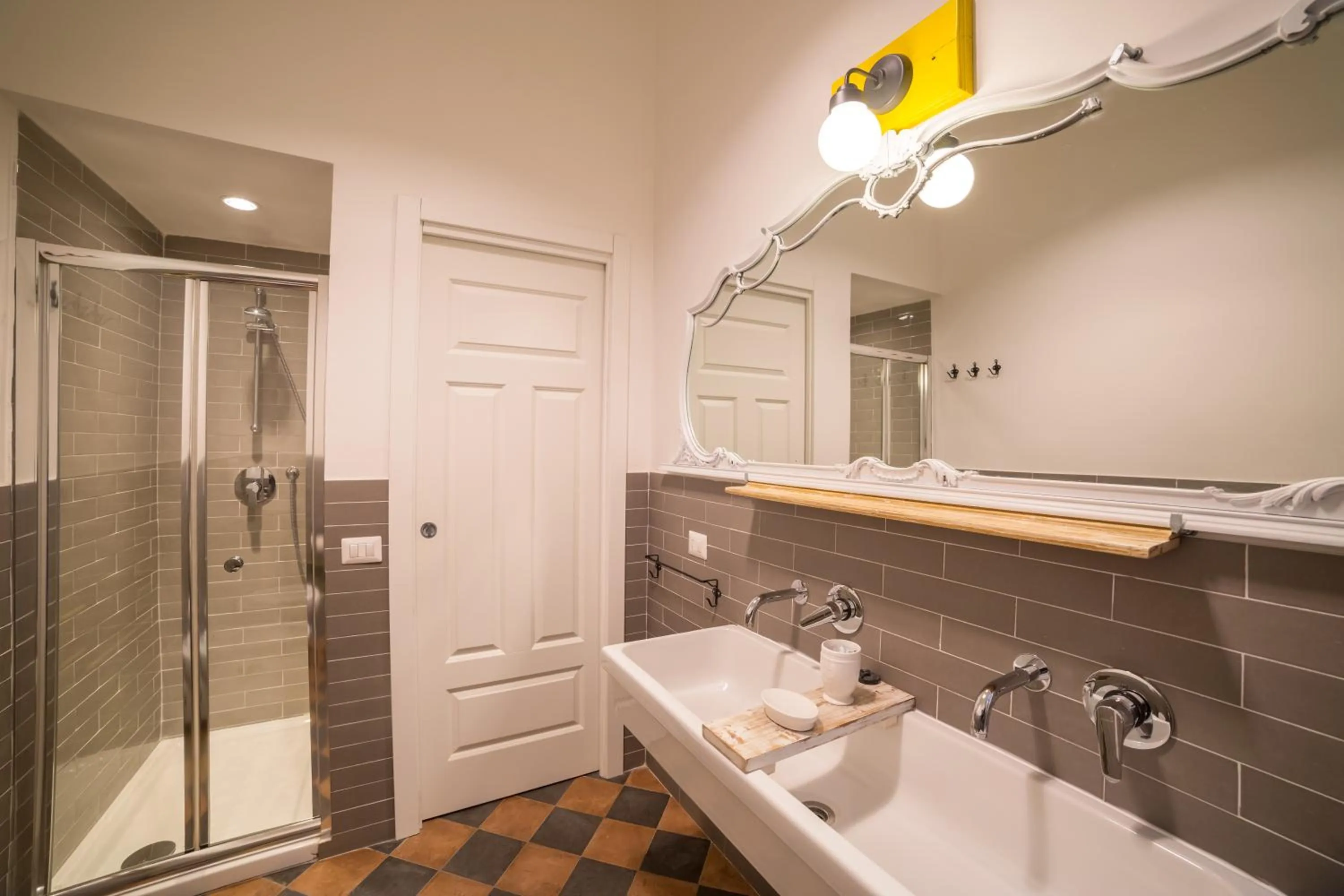 Bathroom in The Foria House by House In Naples