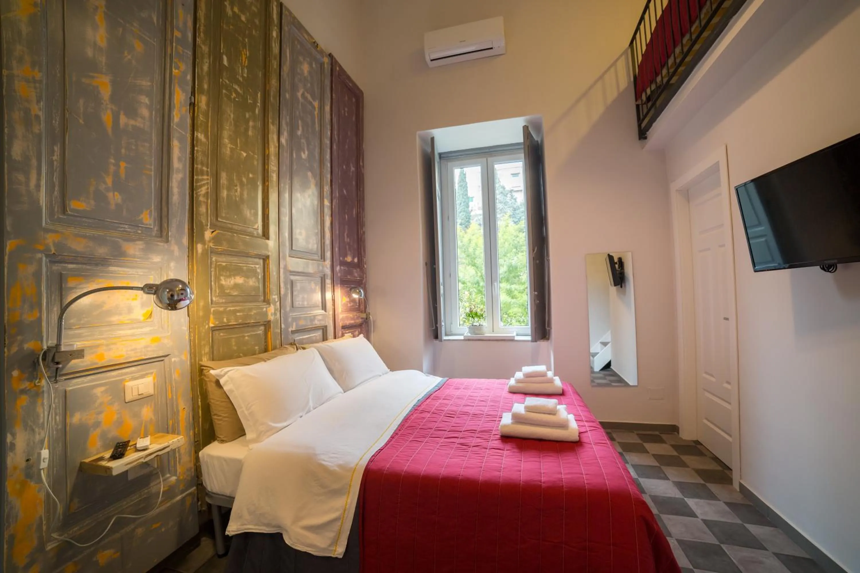 Photo of the whole room, Bed in The Foria House by House In Naples