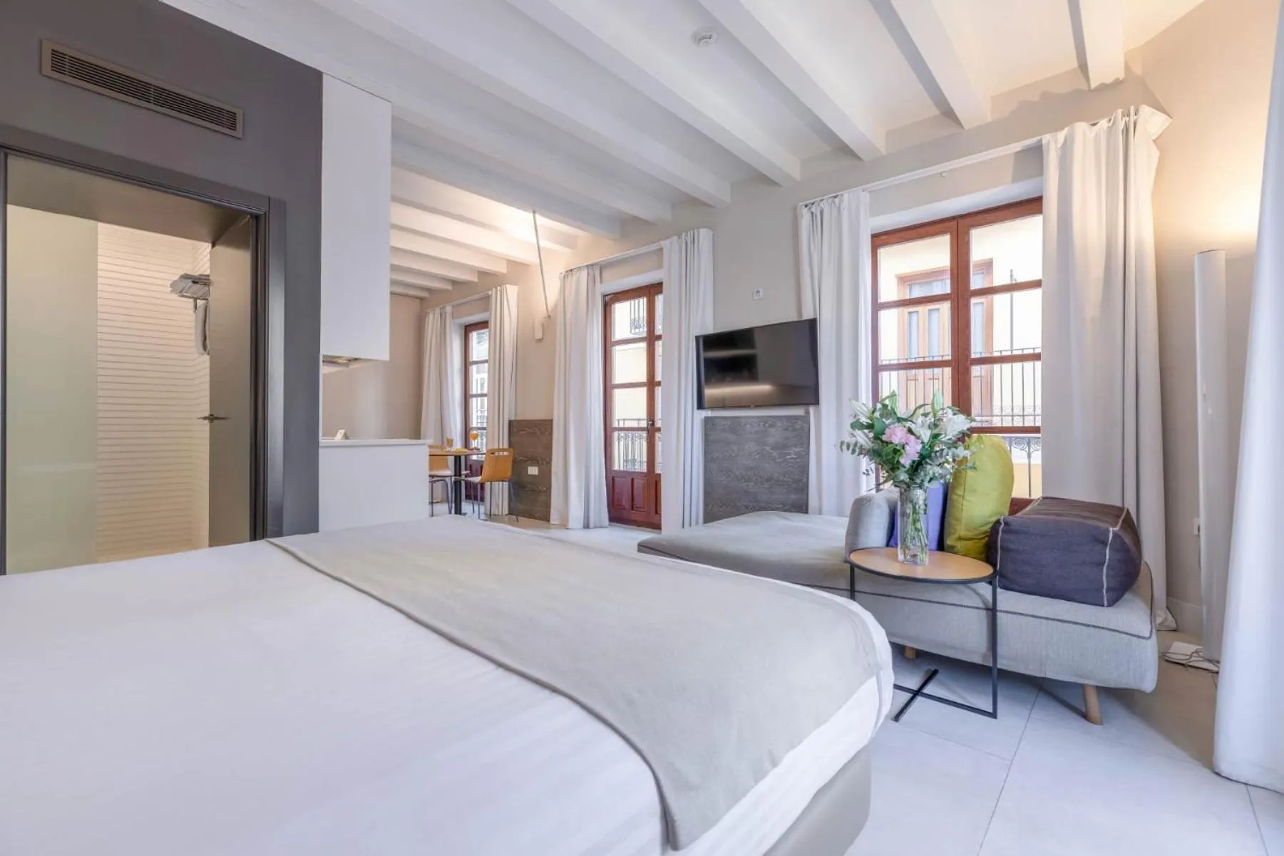 Bed in MYR Plaza Mercado & Spa