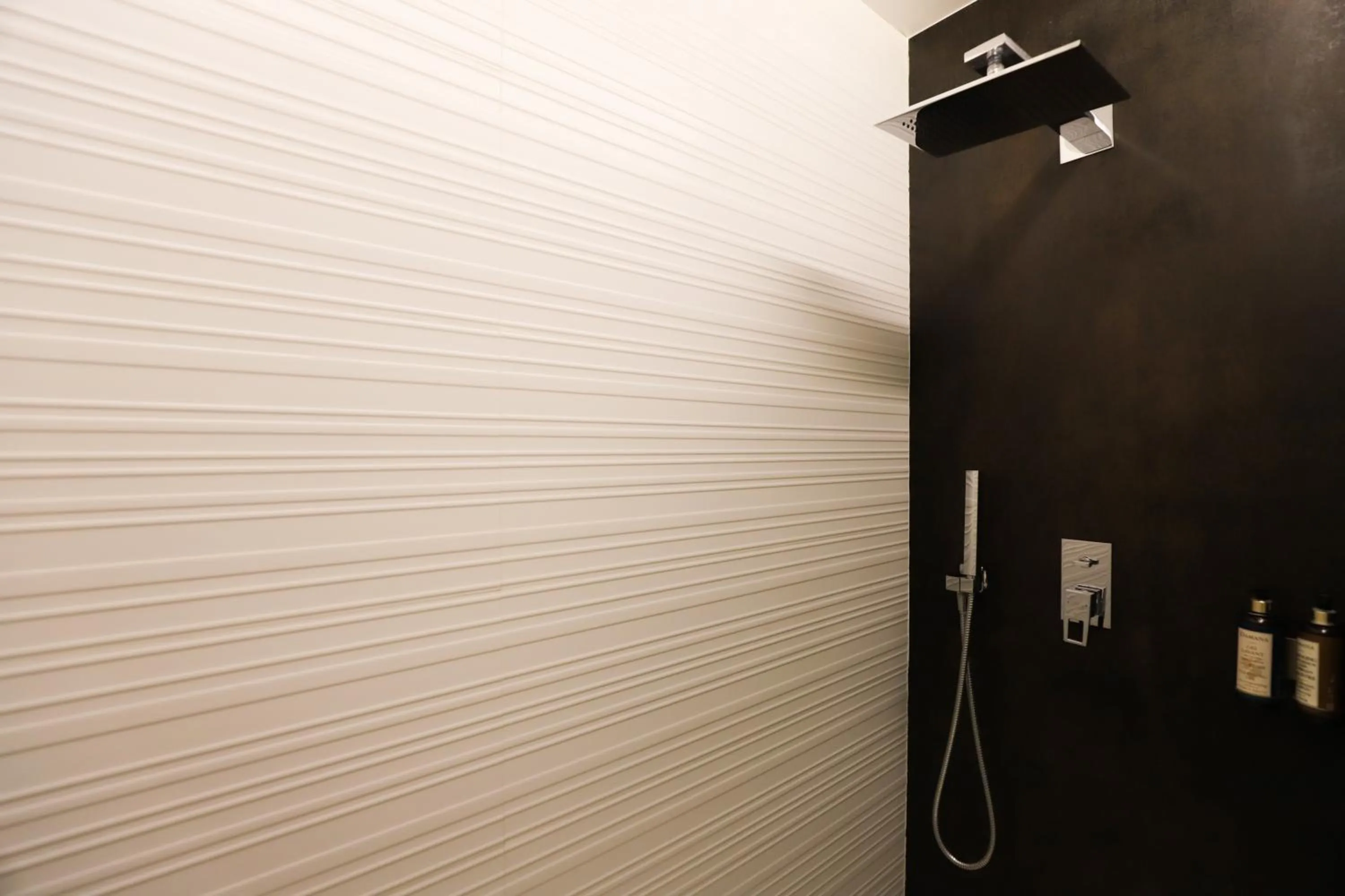 Shower in MYR Plaza Mercado & Spa