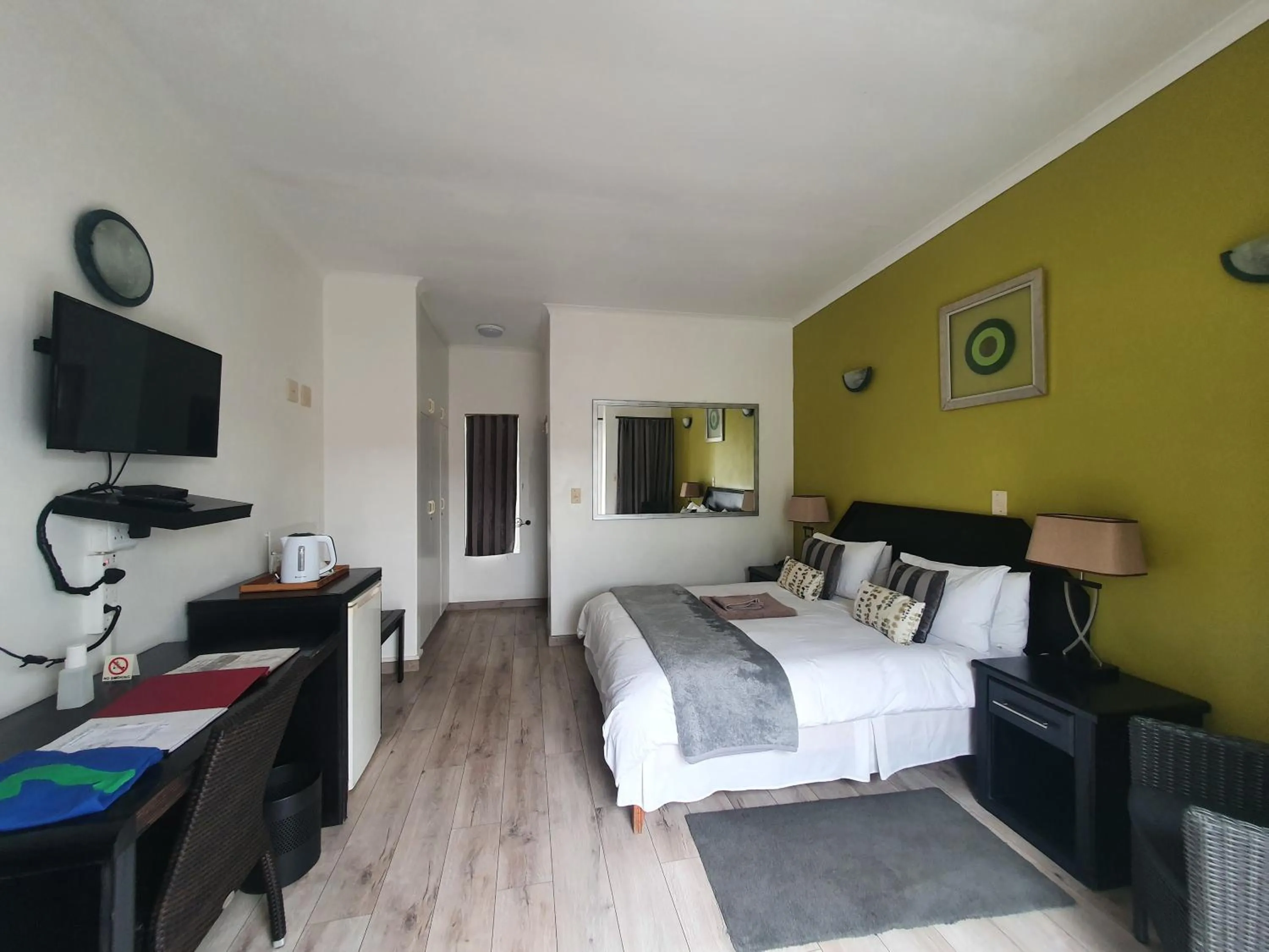 Photo of the whole room, Bed in Langholm Hotel