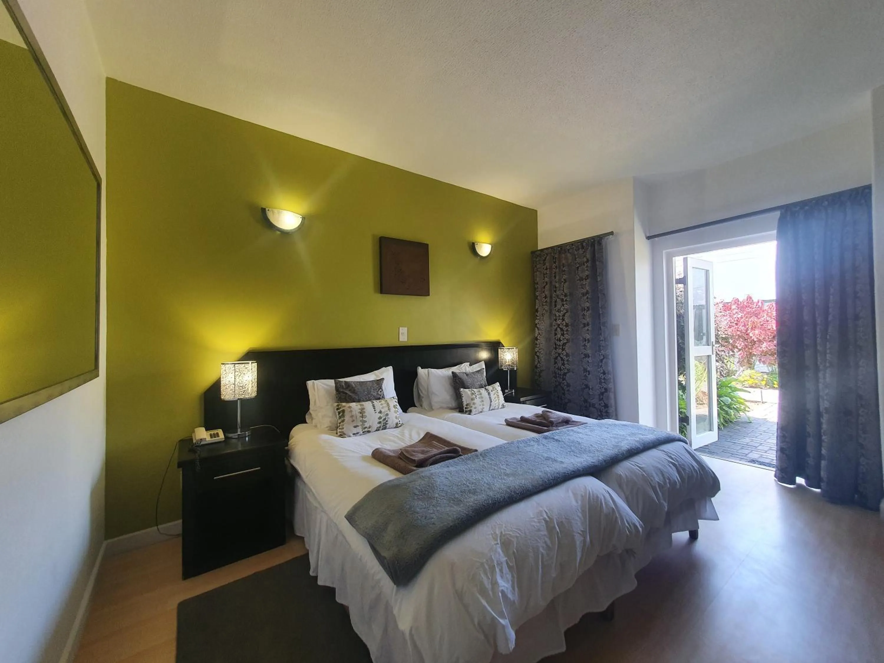 Photo of the whole room, Bed in Langholm Hotel