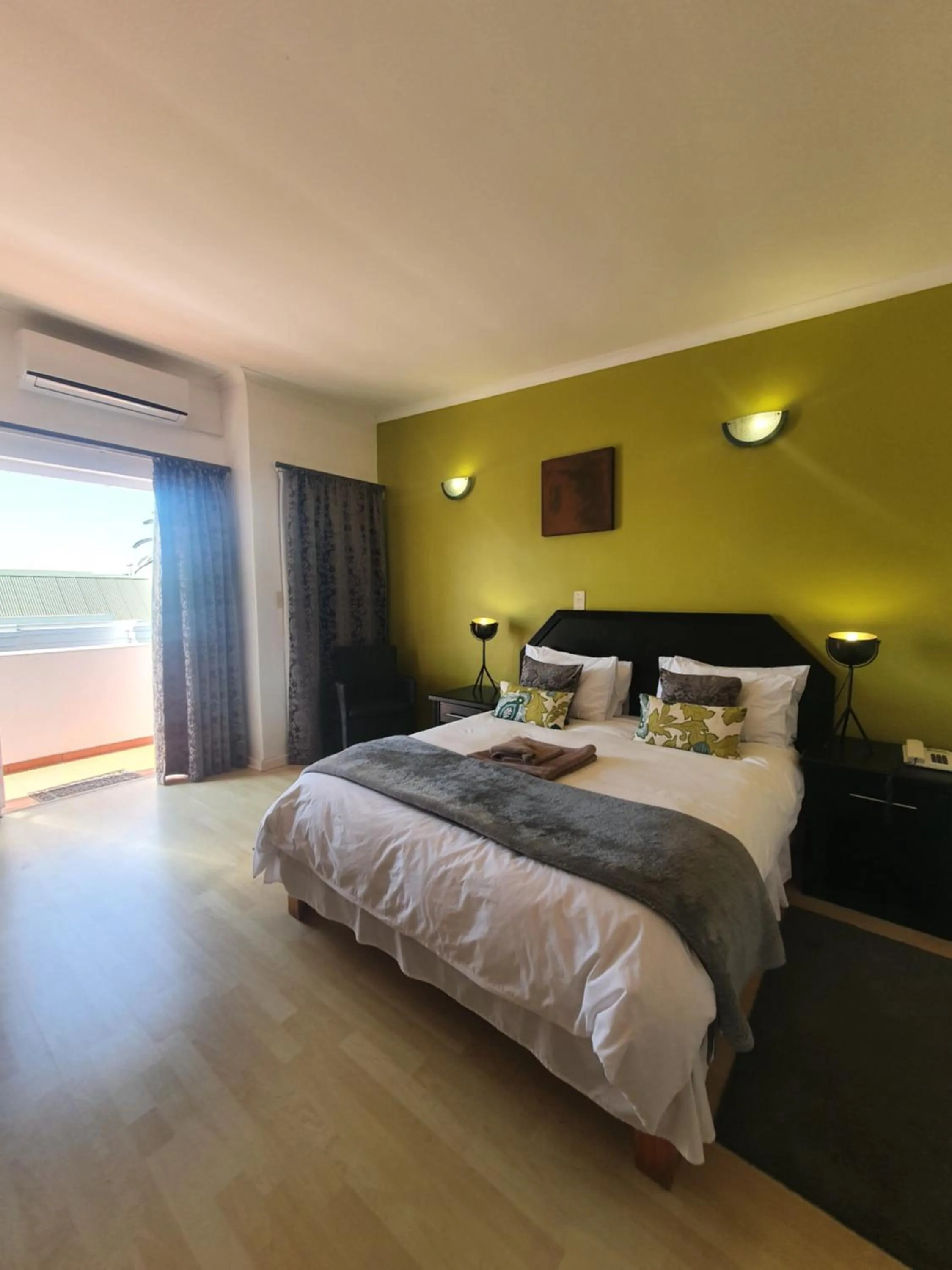 Photo of the whole room, Bed in Langholm Hotel