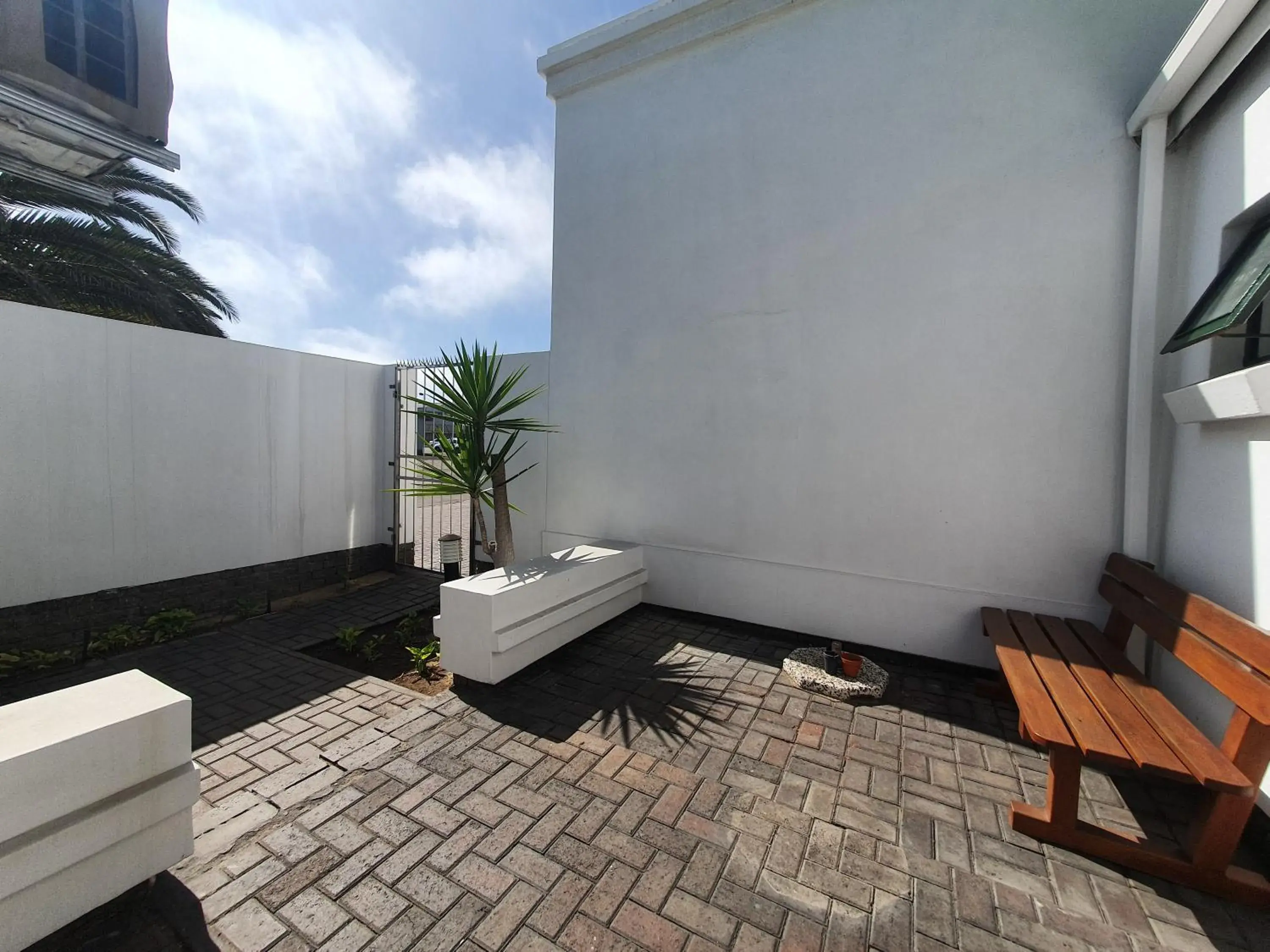 Luxury Queen Room - single occupancy in Langholm Hotel Luxury Queen Room - single occupancy in Langholm Hotel