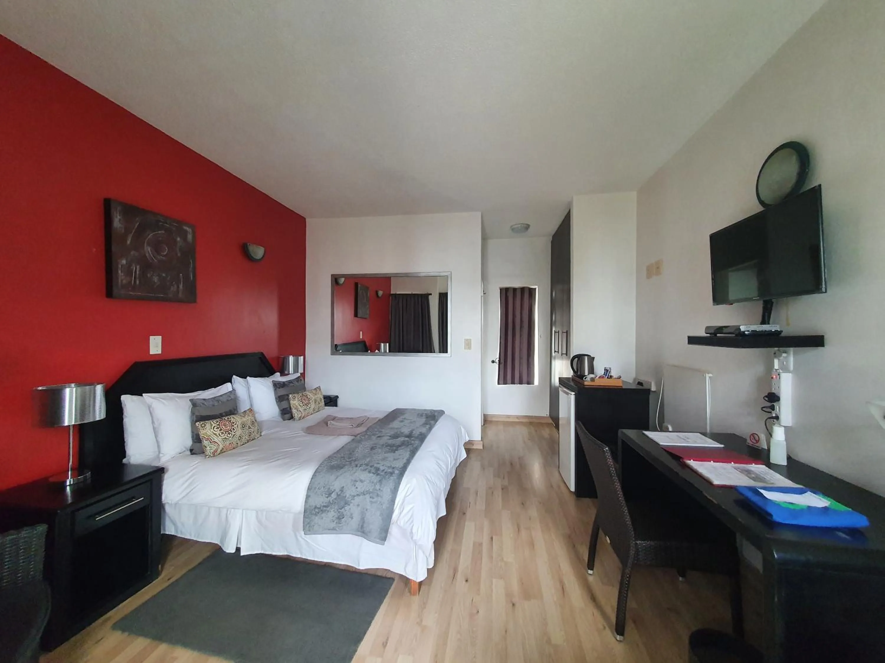 Photo of the whole room, Bed in Langholm Hotel