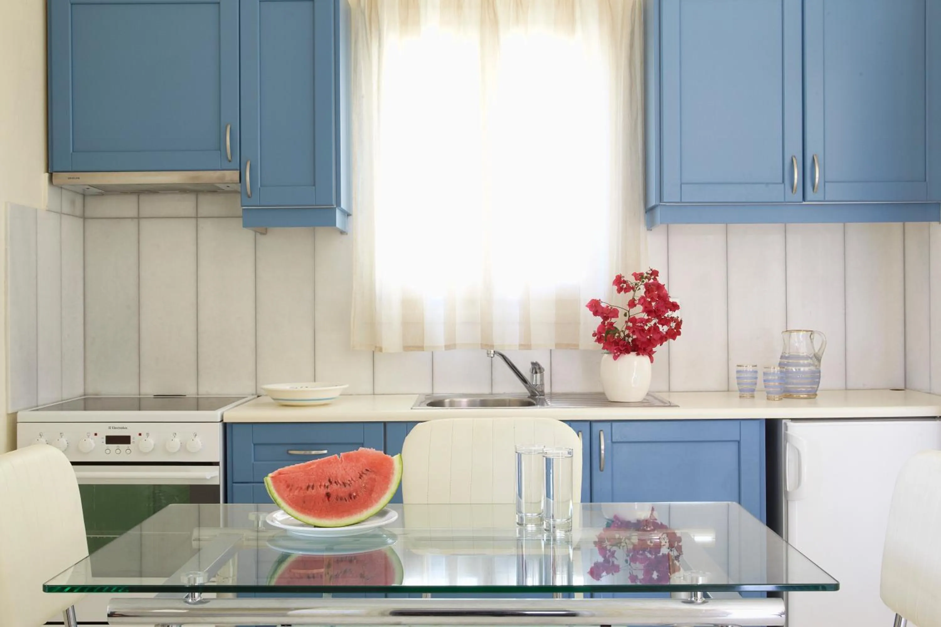 Kitchen or kitchenette in Kedros Villas