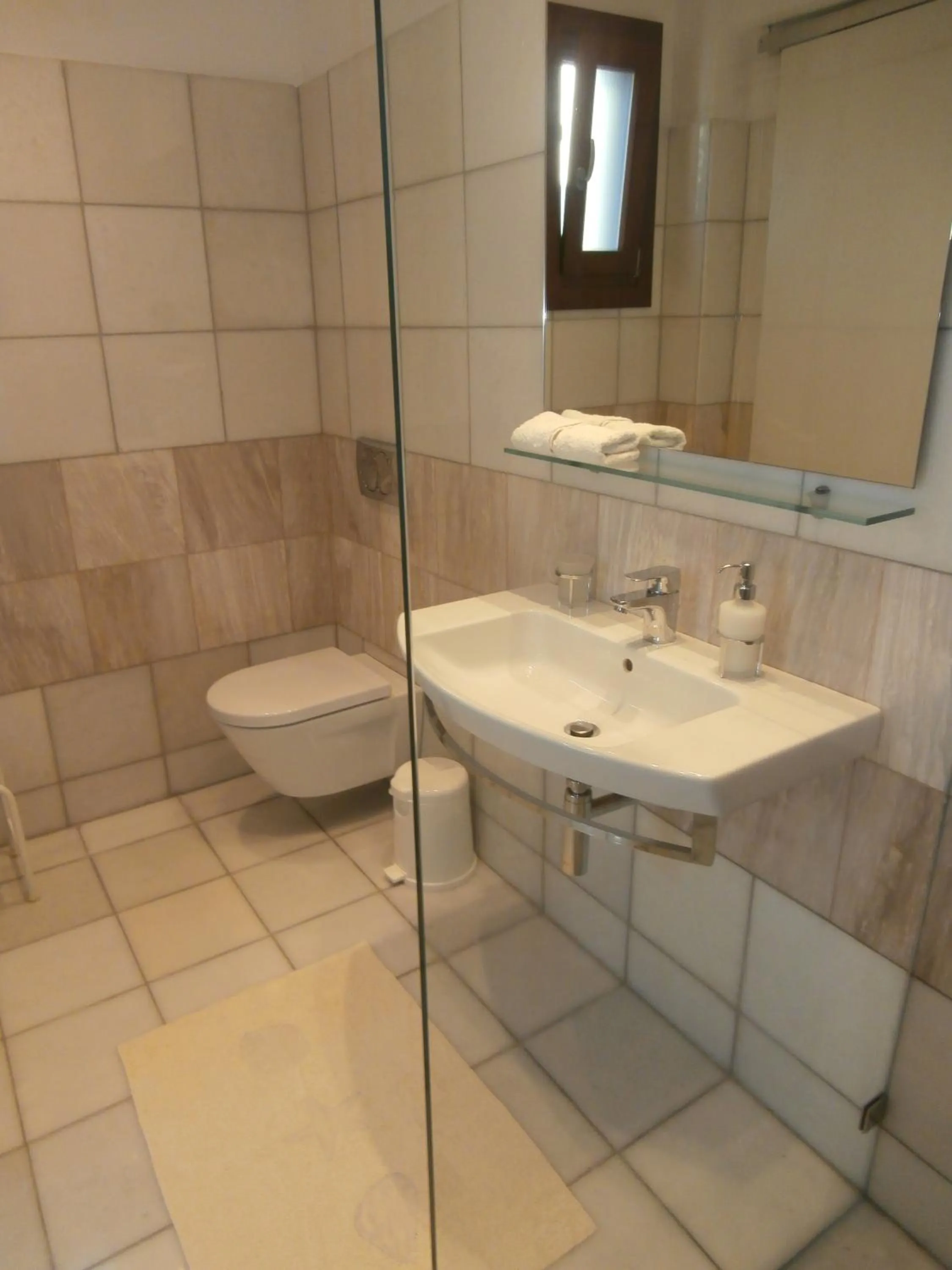 Shower in Kedros Villas