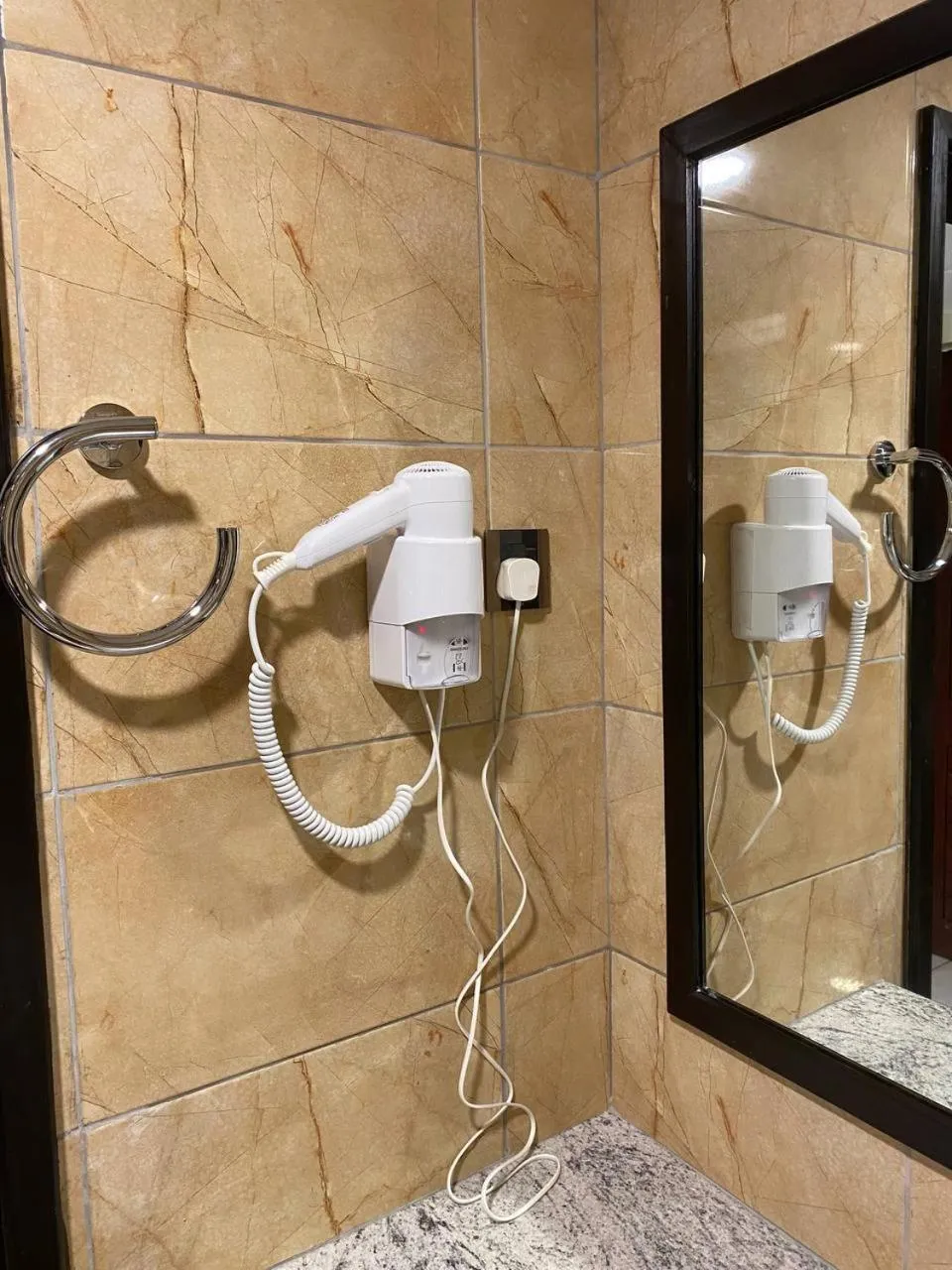 Bathroom in Mombasa Continental Resort